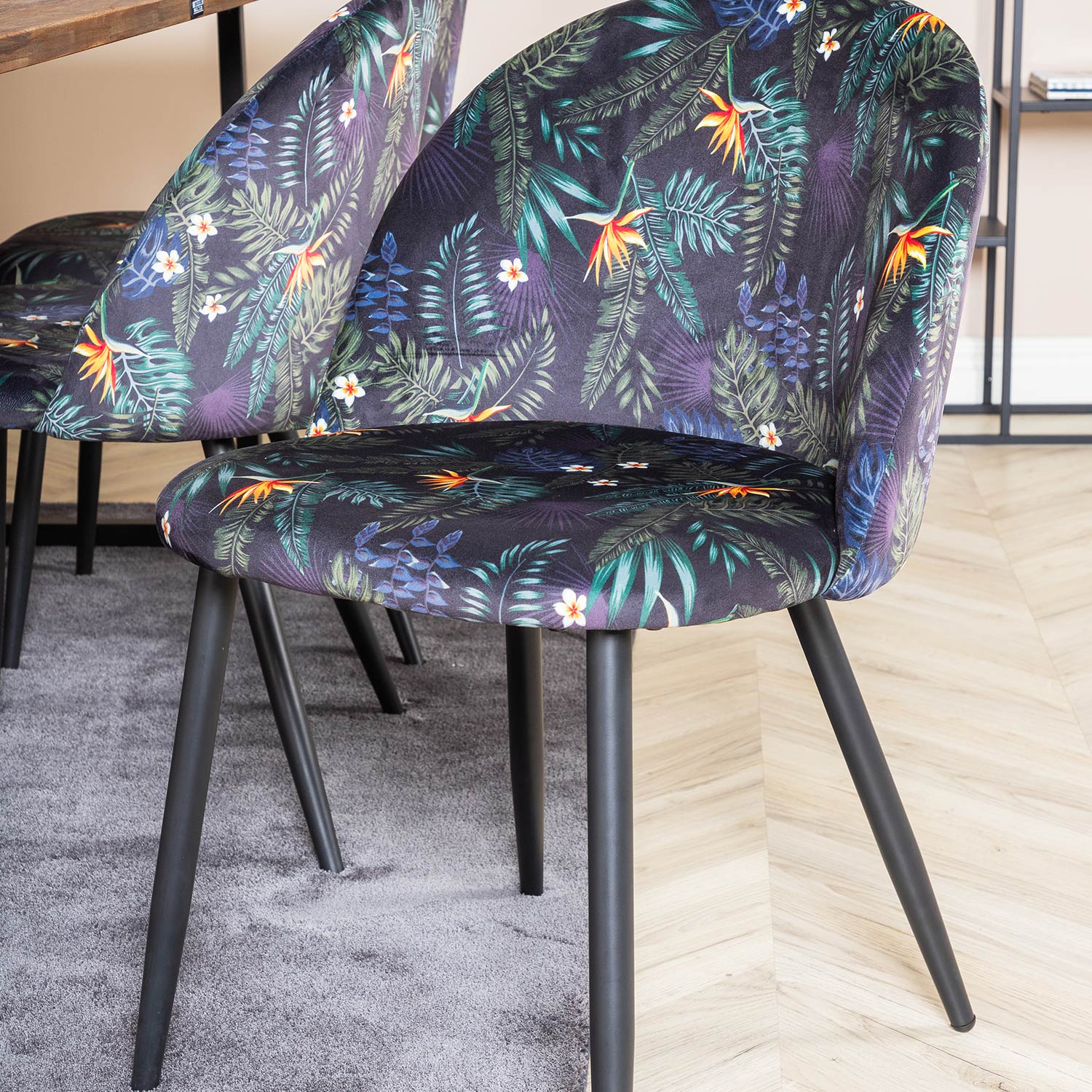 Spisegruppe Venture Home Peo med 6 Valentina Stoler