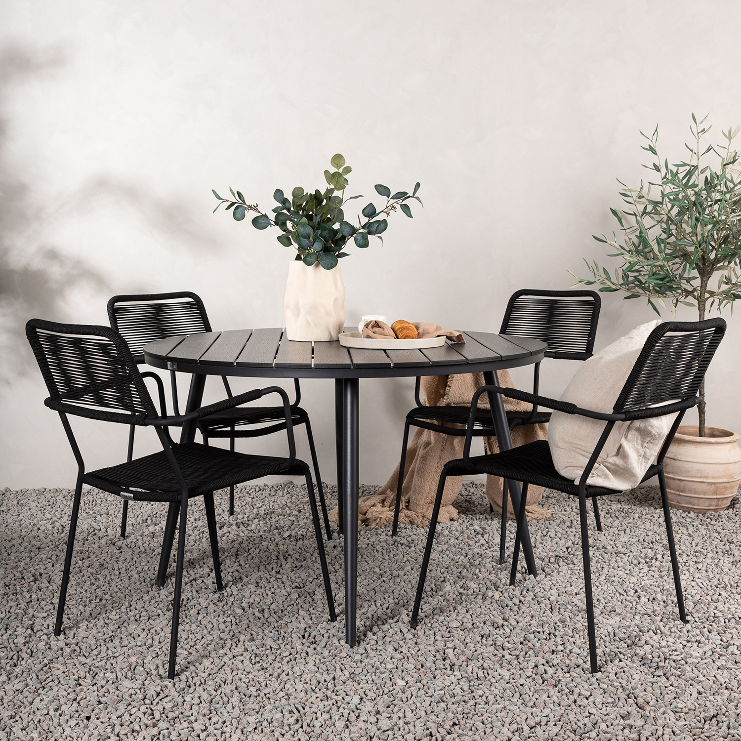 Spisegruppe Venture Home Break Ø120 med 4 Lindos Lenestoler