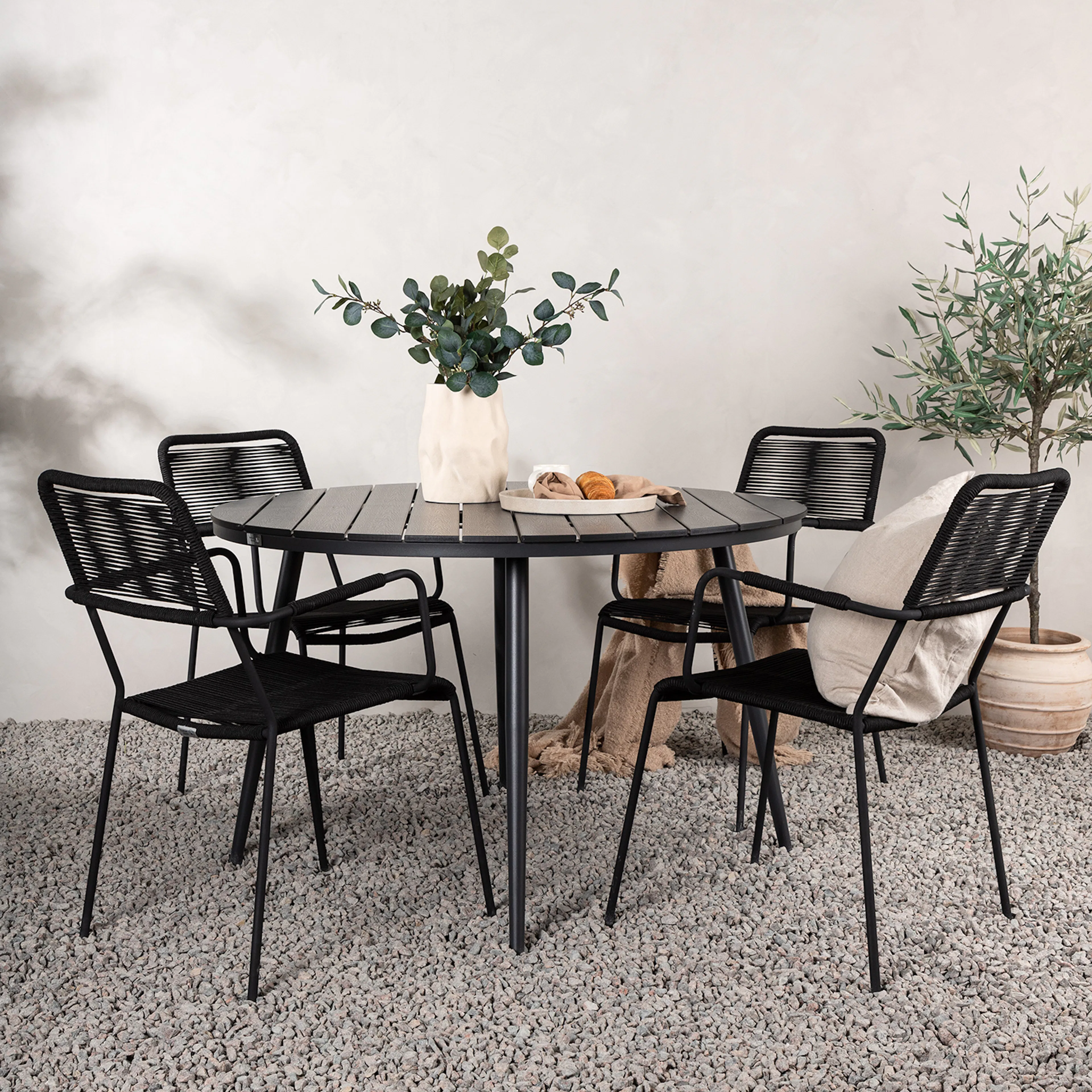 Spisegruppe Venture Home Break Ø120 med 4 Lindos Lenestoler