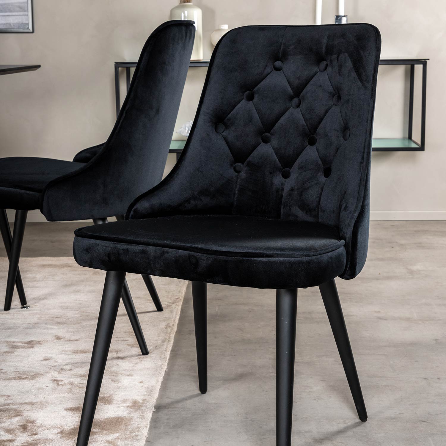Spisegruppe Venture Home Silvia med Innleggsplate og 4 Vera Stoler Fløyel
