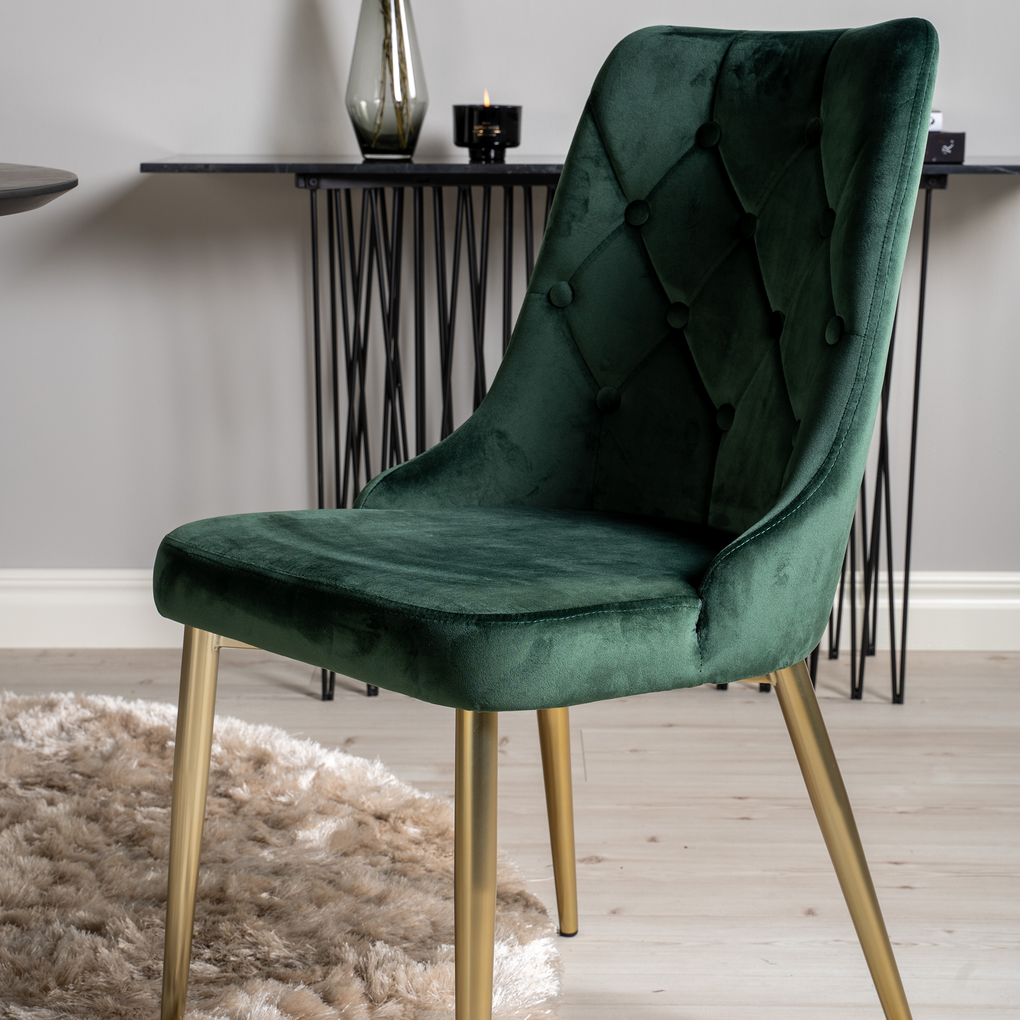 Spisegruppe Venture Home Dipp Ø115 cm med 4 Velvet Deluxe Stoler