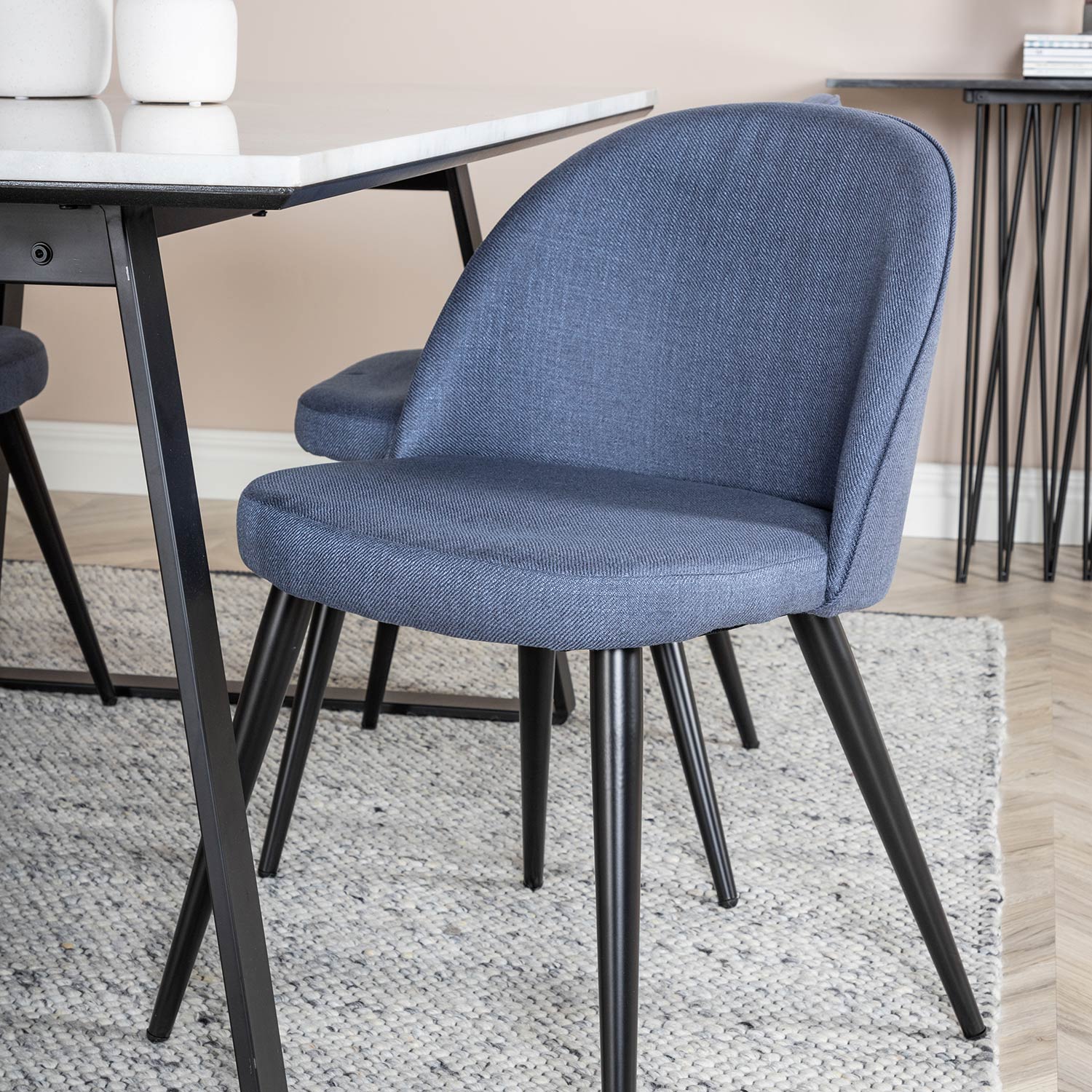 Spisegruppe Venture Home Estelle 140 med 4 Valentina Stoler Polyester