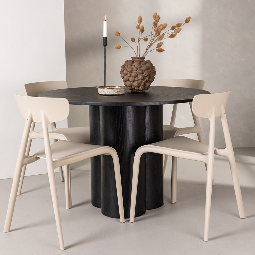 Spisegruppe Venture Home Olivia Ø 110 cm med 4 Ursholmen Stoler