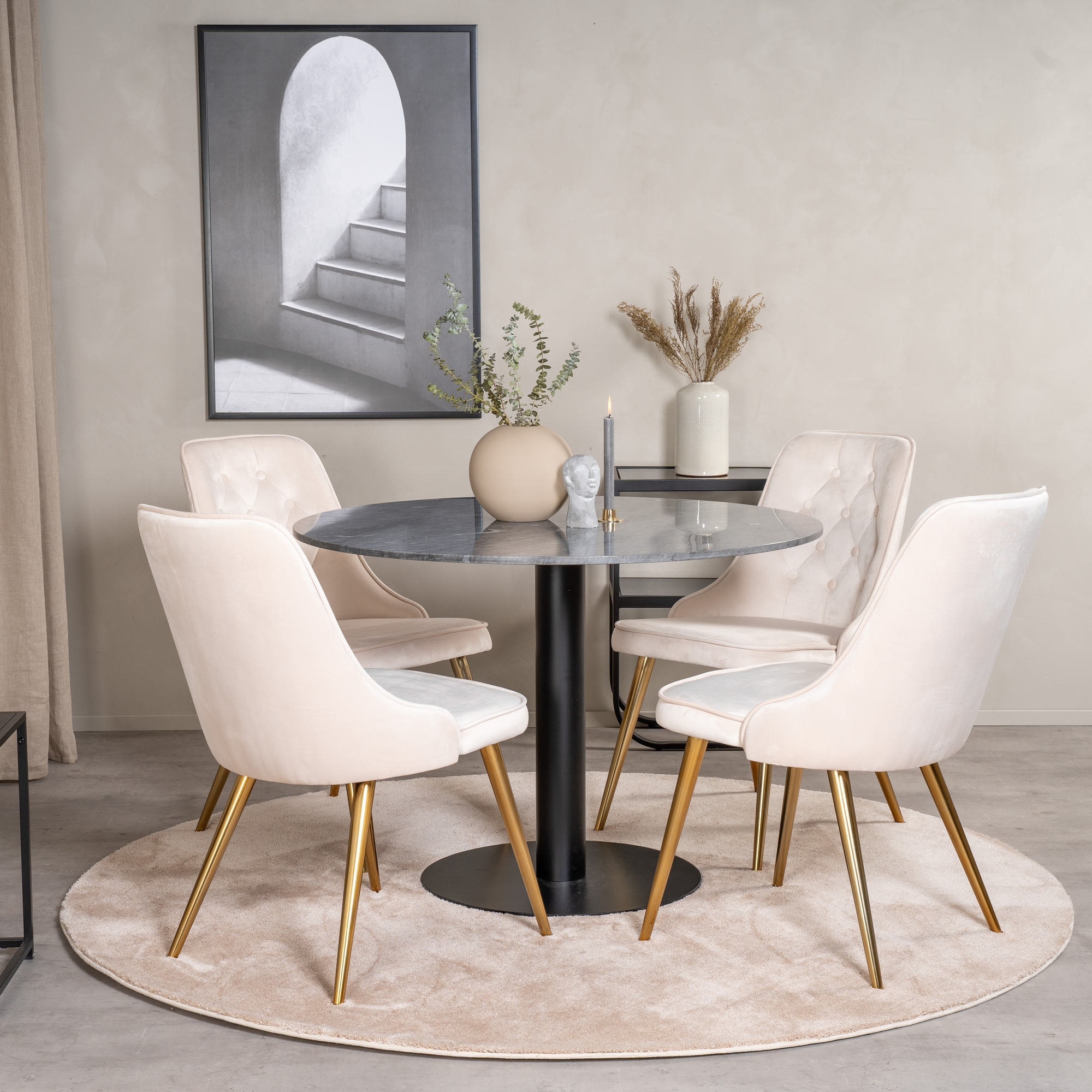 Spisegruppe Venture Home Estelle Rund med 4 Vera Stoler Fløyel