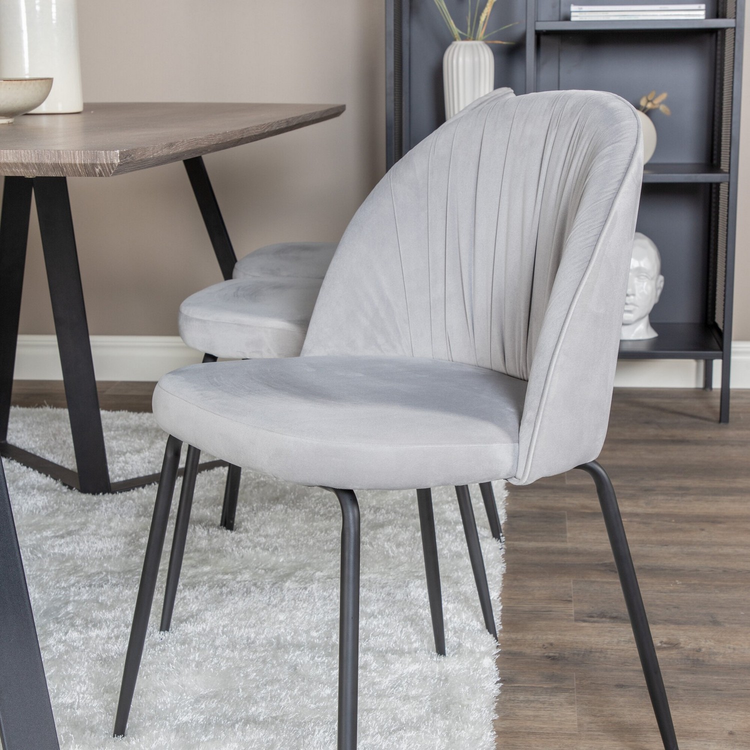 Spisegruppe Venture Home Madde med 6 Wrigley Stoler Fløyel