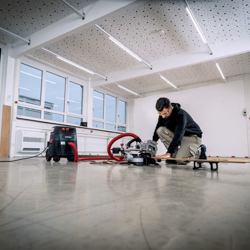 Kapp-/gjæringssag Metabo KGS 216 M + KSU 251