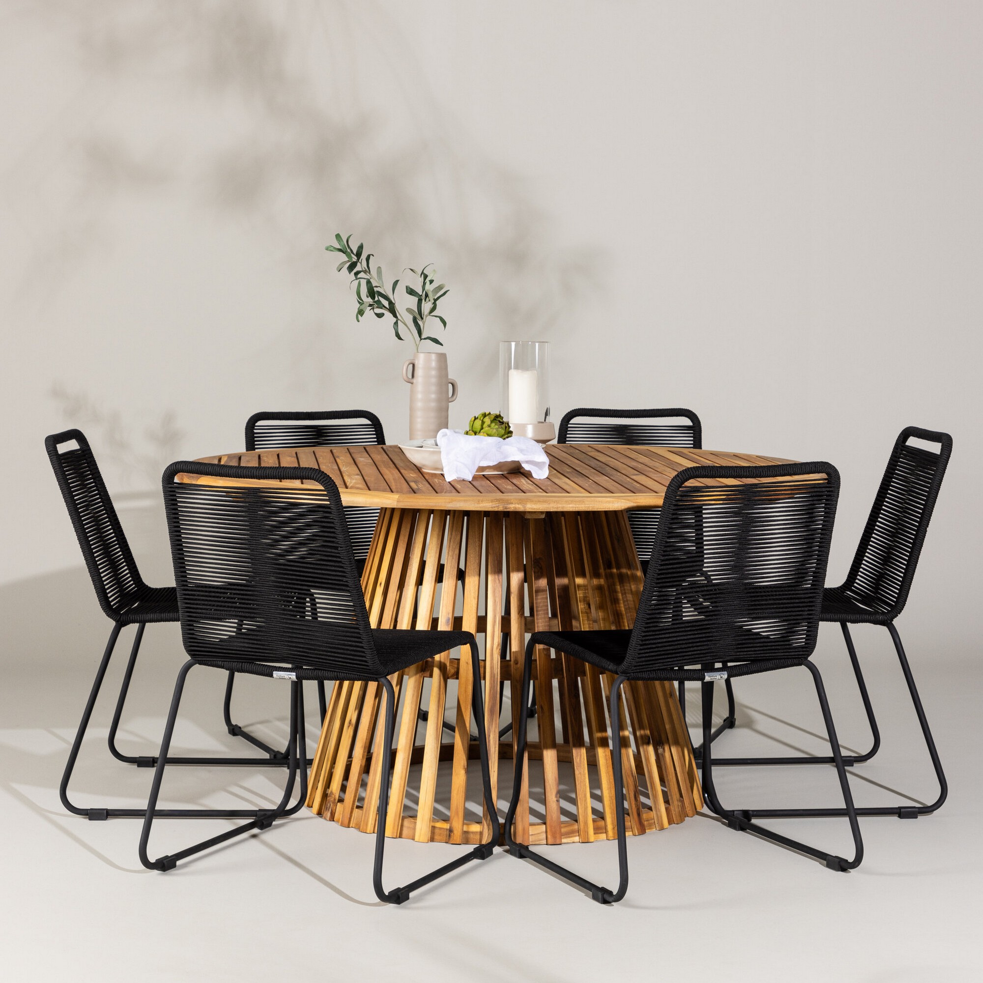 Hagegruppe Venture Home Tucumán med 6 Lindos Stoler
