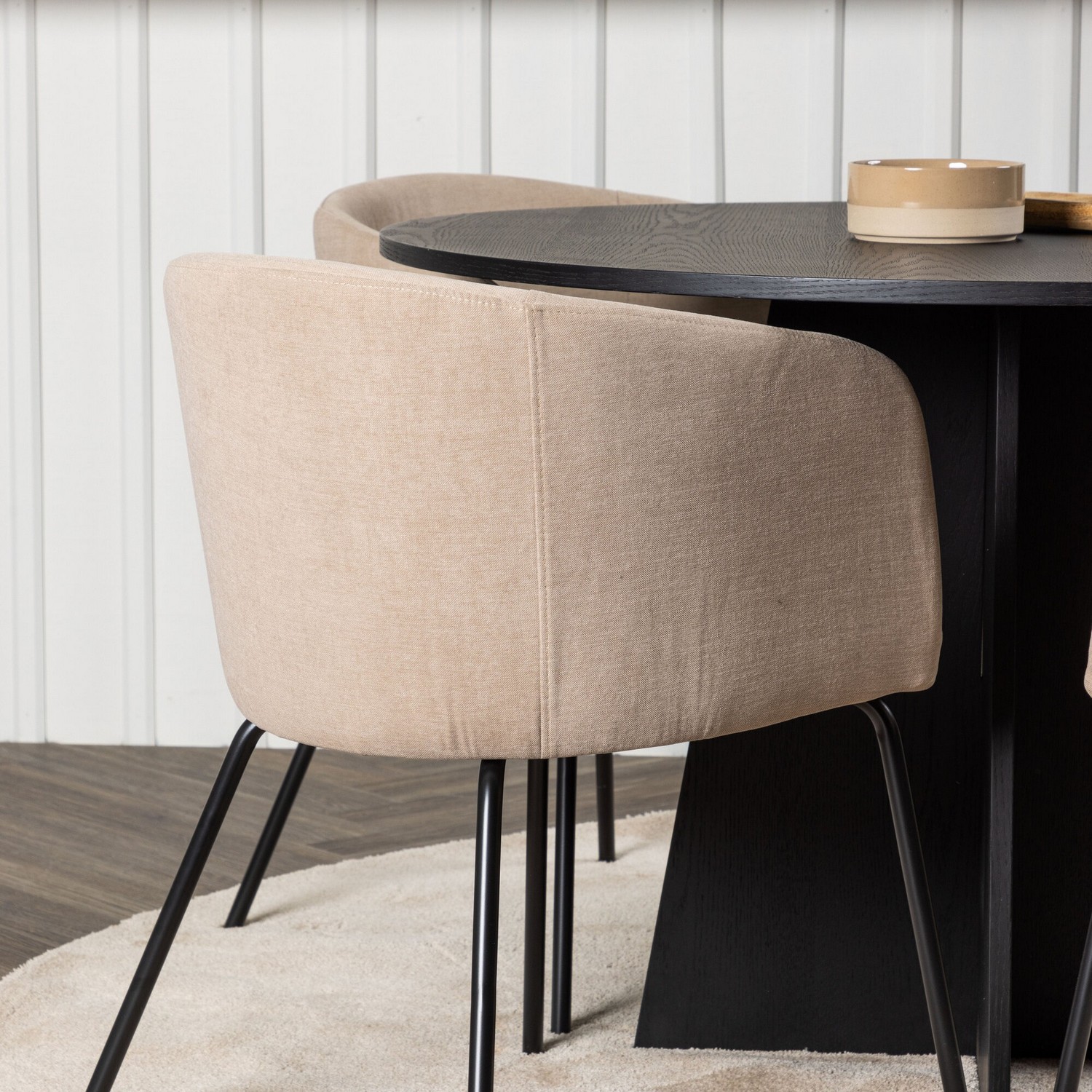 Spisegruppe Venture Home Bootcut Ø110 cm med 4 Berit Stoler