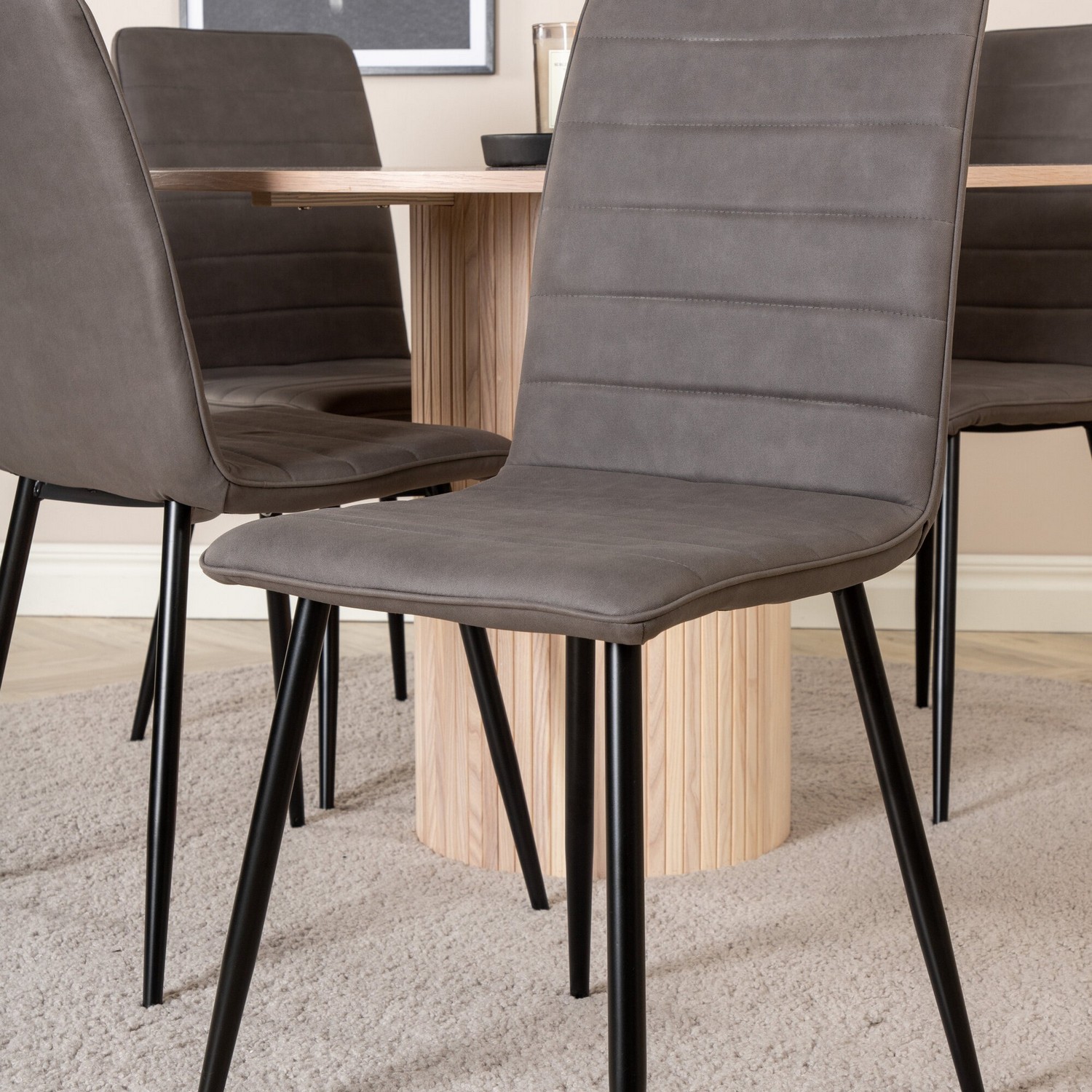 Spisegruppe Venture Home med Bianca Spisebord og 4 Walerina Spisestoler