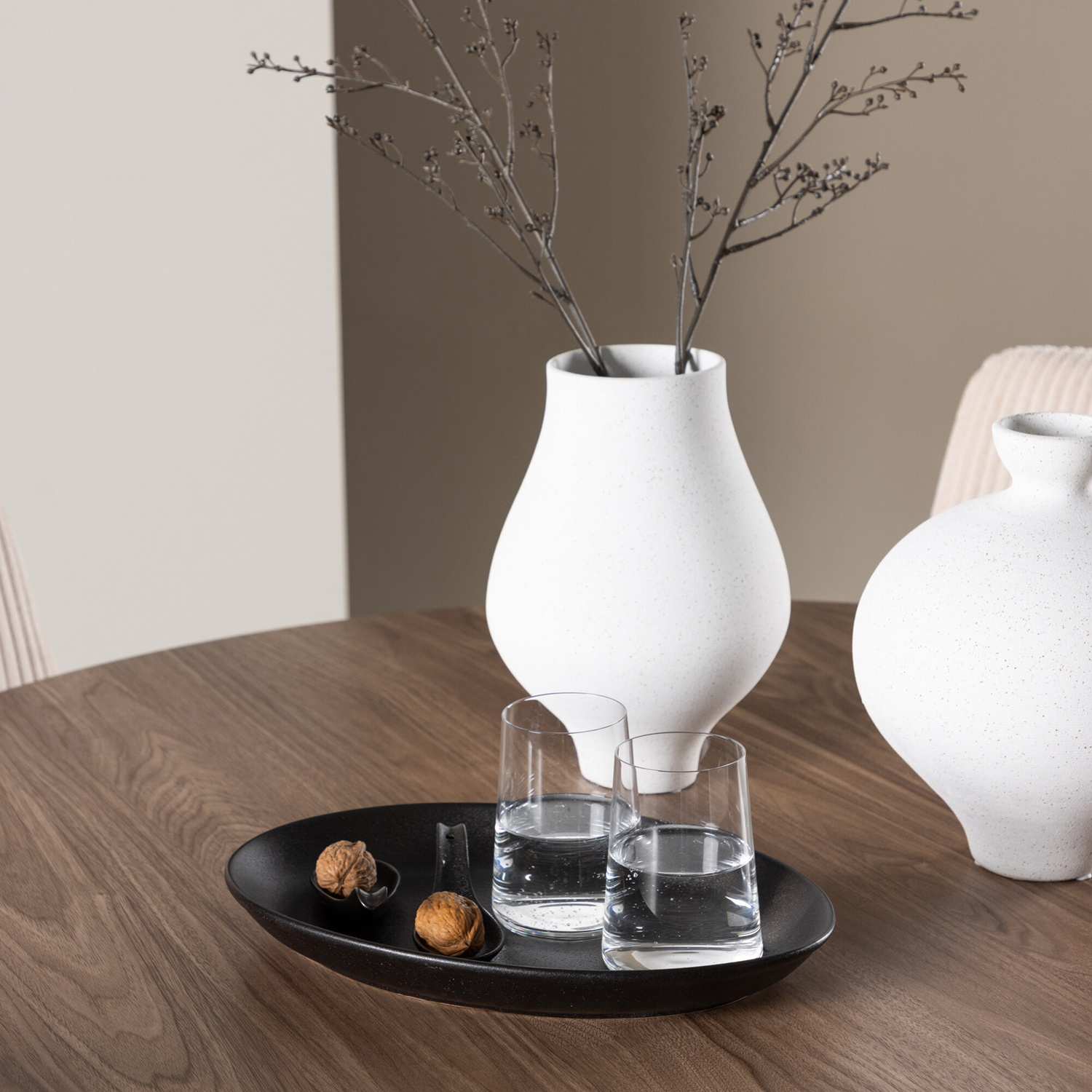 Spisegruppe Venture Home Olivia Ø110 med 4 stk Leone Stoler