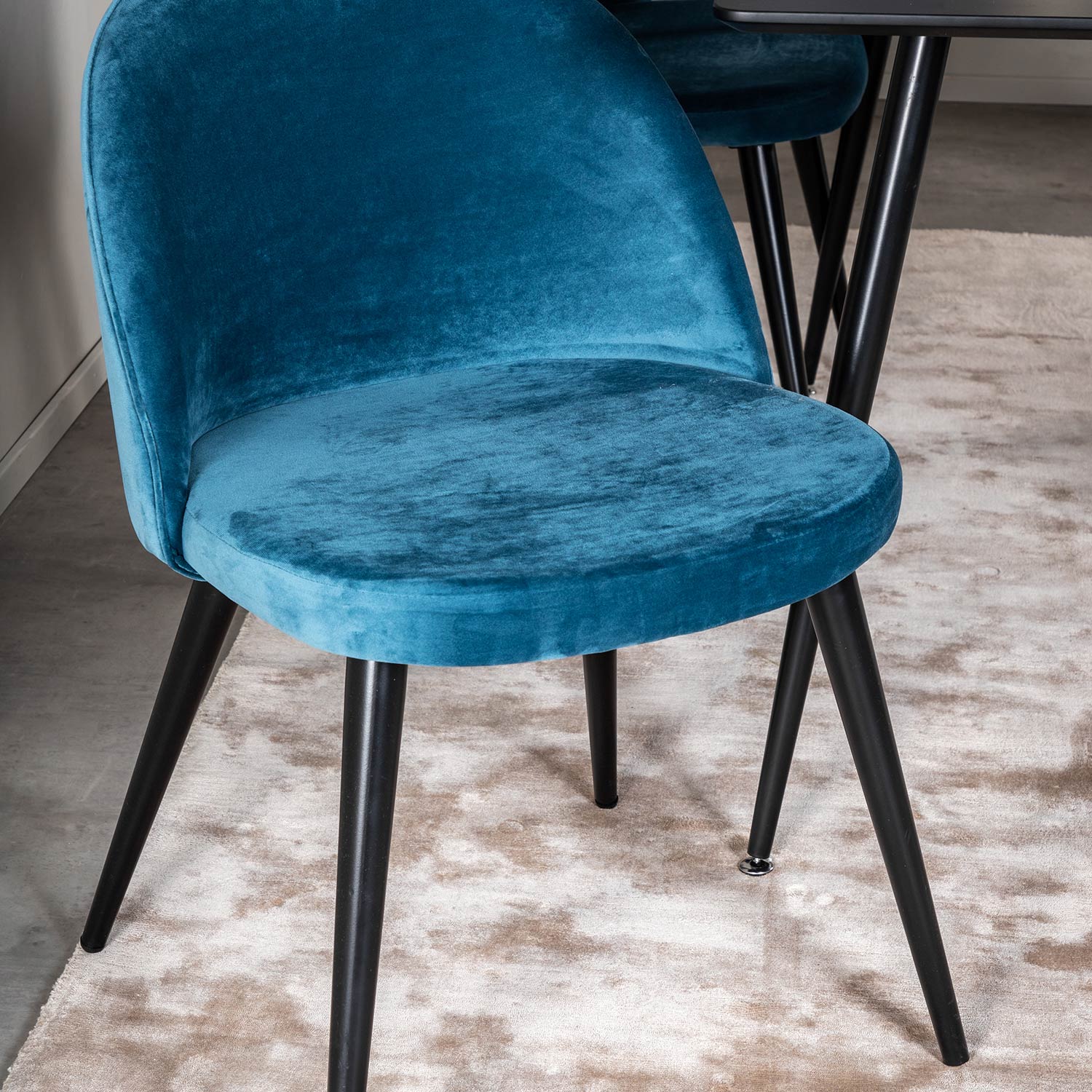 Spisegruppe Venture Home Silvia med Innleggsplate og 4 Valentina Stoler