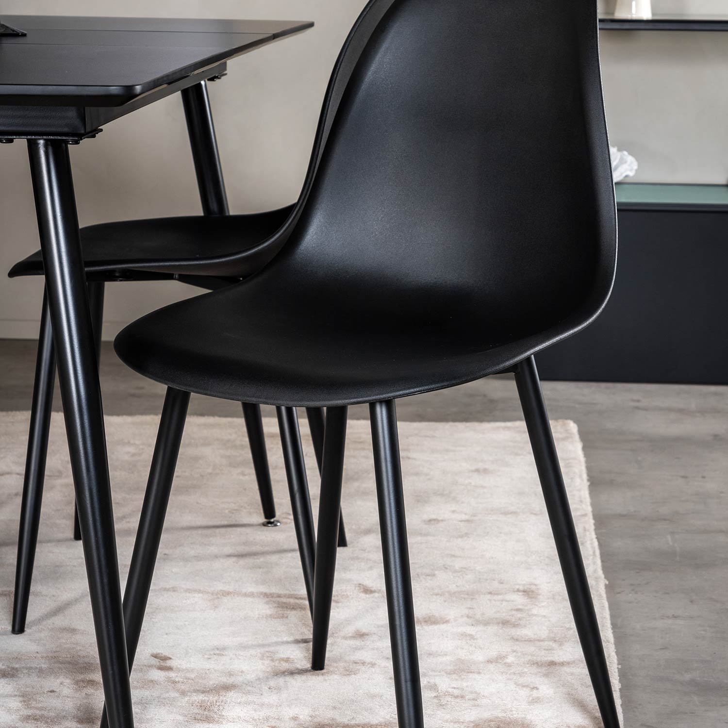 Spisegruppe Venture Home Silvia med Innleggsplate og 4 Pop Stoler