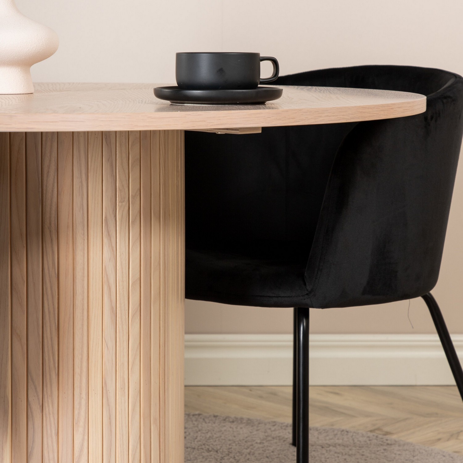 Spisegruppe Venture Home med Bianca Spisebord og 4 Bergen Spisestoler
