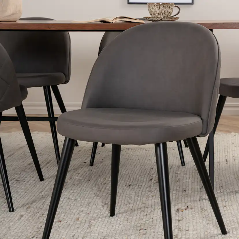 Spisegruppe Venture Home Chicago Spisebord og Valentina Stitcthes Spisestol Brun