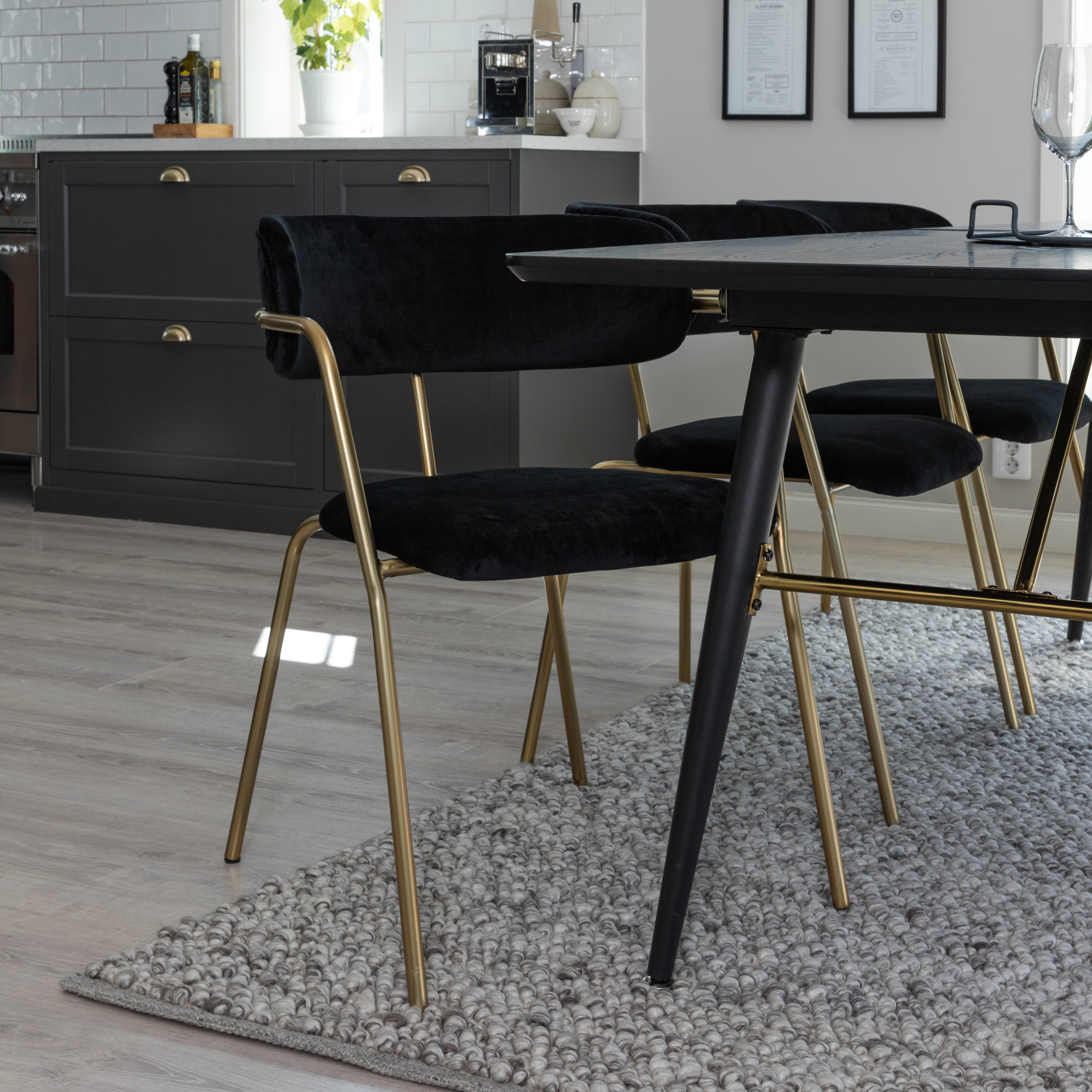 Spisegruppe Venture Home Gold med 6 Arrow Stoler