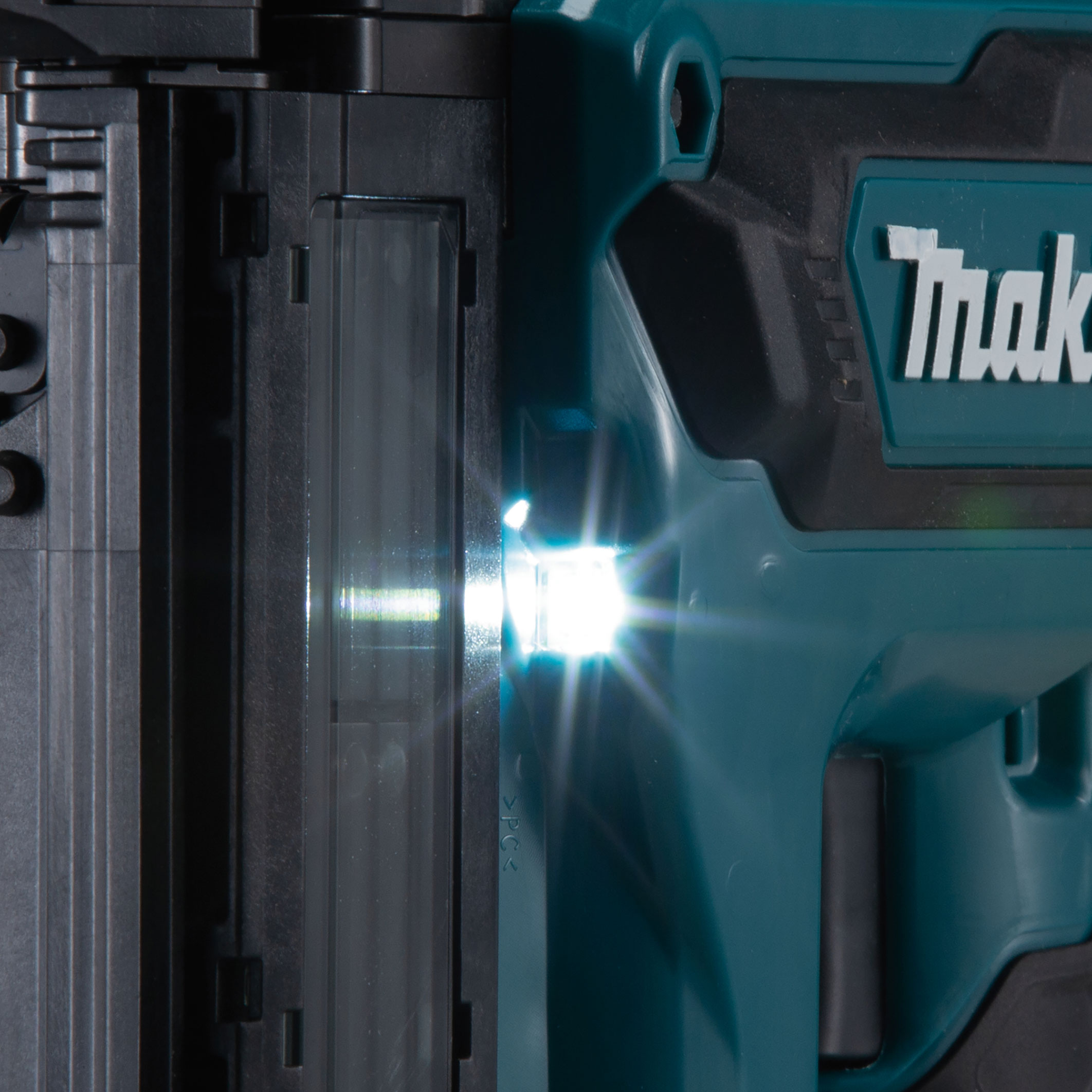 Dykkertpistol Makita DFN350Z 15-35 mm uten Batteri