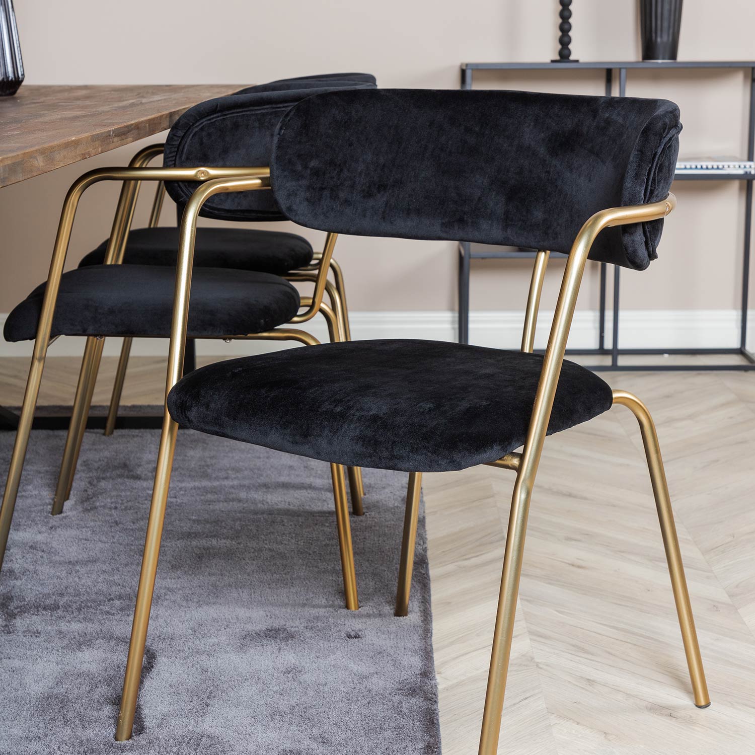 Spisegruppe Venture Home Peo med 6 Aris Stoler