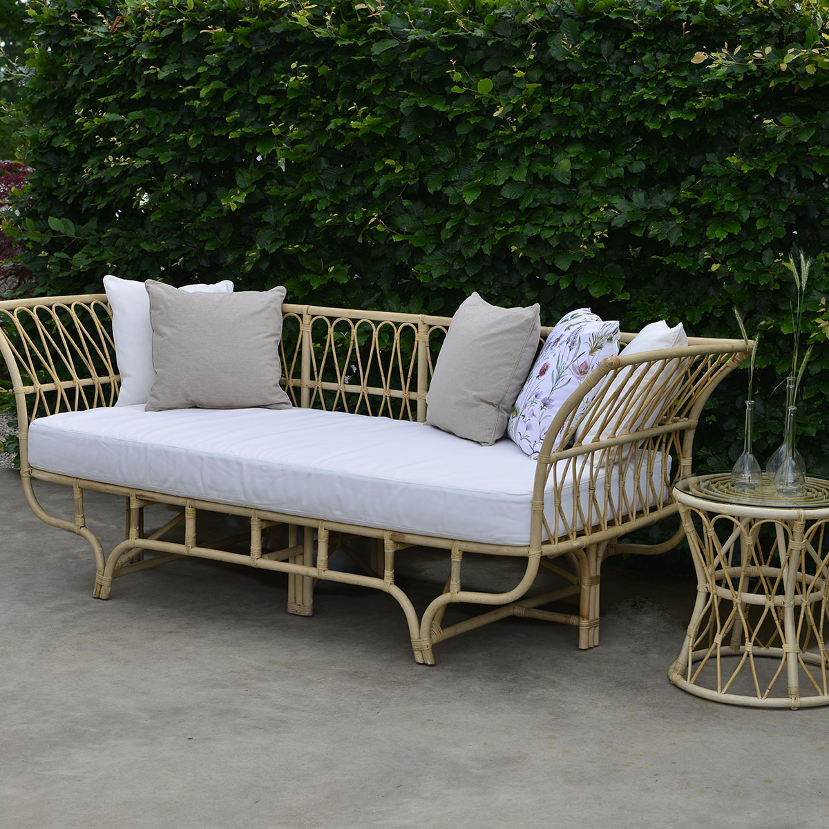 Daybed Hillerstorp Lyckesö med Pute