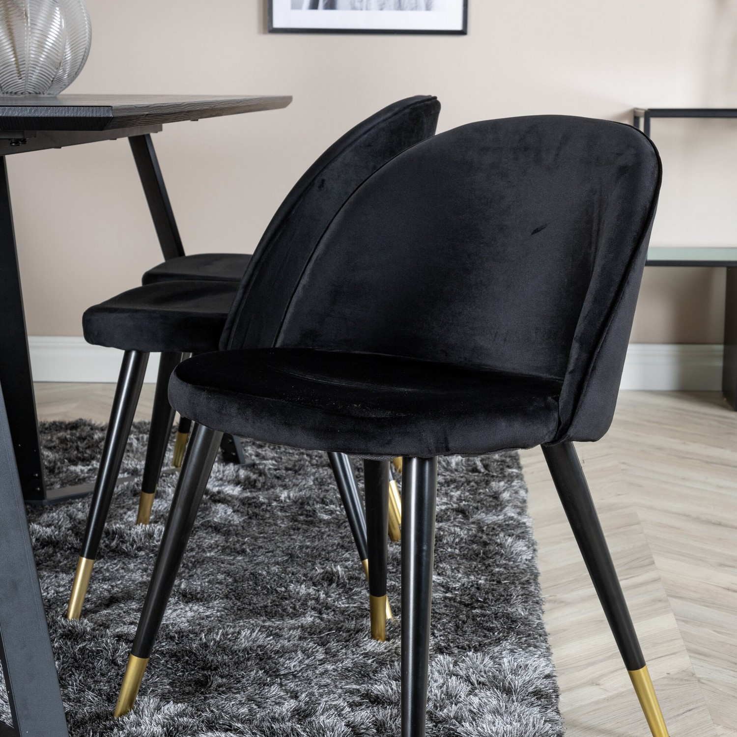 Spisegruppe Venture Home Madde med 6 Valentina Stoler Fløyel