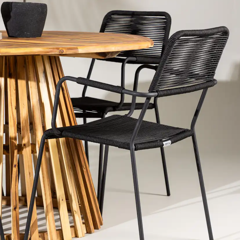 Hagegruppe Venture Home Lumpur med 4 Lindos Lenestoler