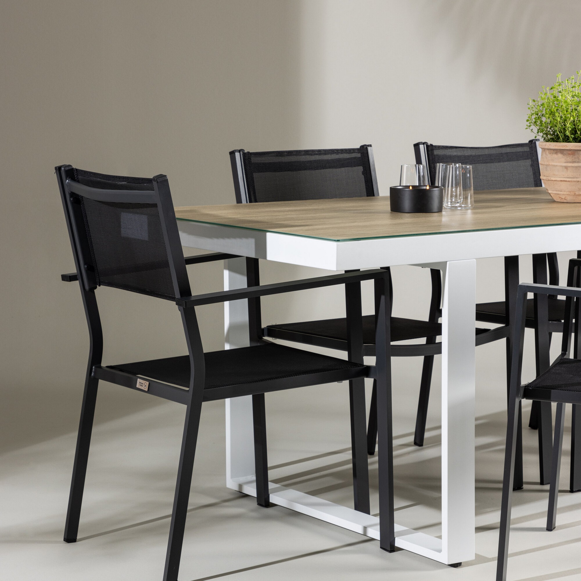 Hagegruppe Venture Home Merlo med 6 Copacabana Stoler