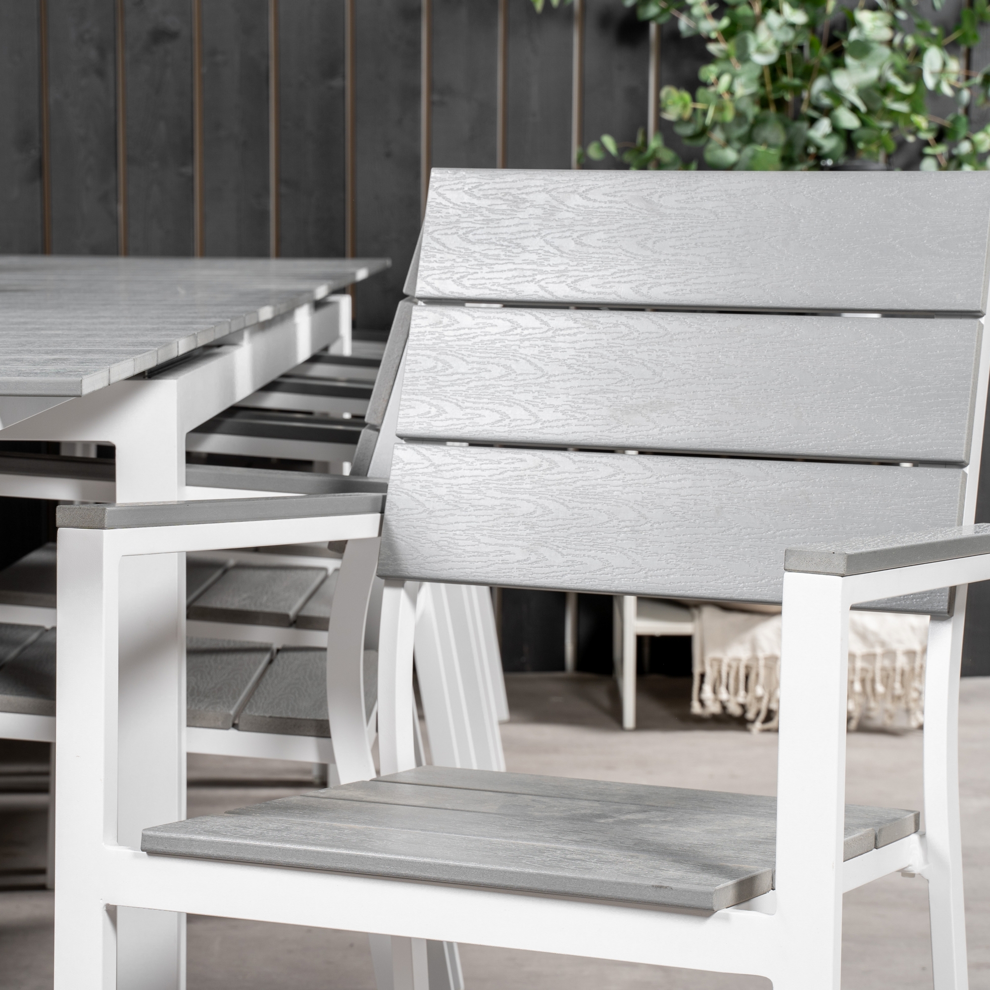 Spisegruppe Venture Home Lova 224/324 med 10 Lova Spisestoler