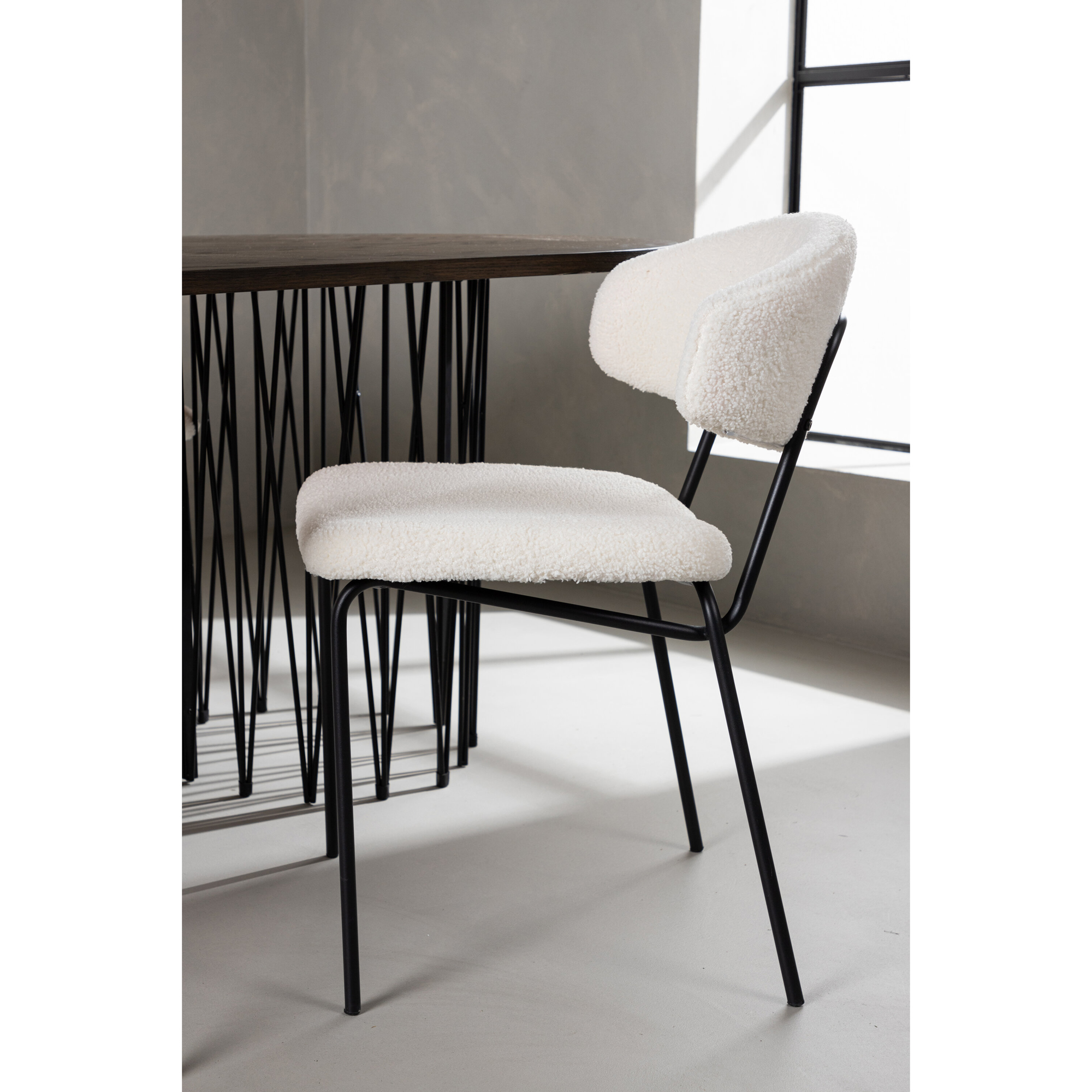 Spisegruppe furniture/fashion Stone med 4 Chico Stoler