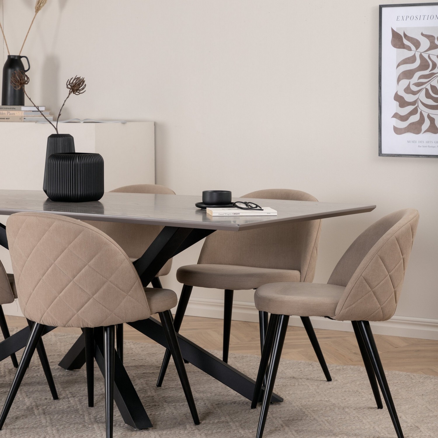 Spisegruppe Venture Home med Piata Spisebord og 6 Valentina Stitcthes Spisestoler