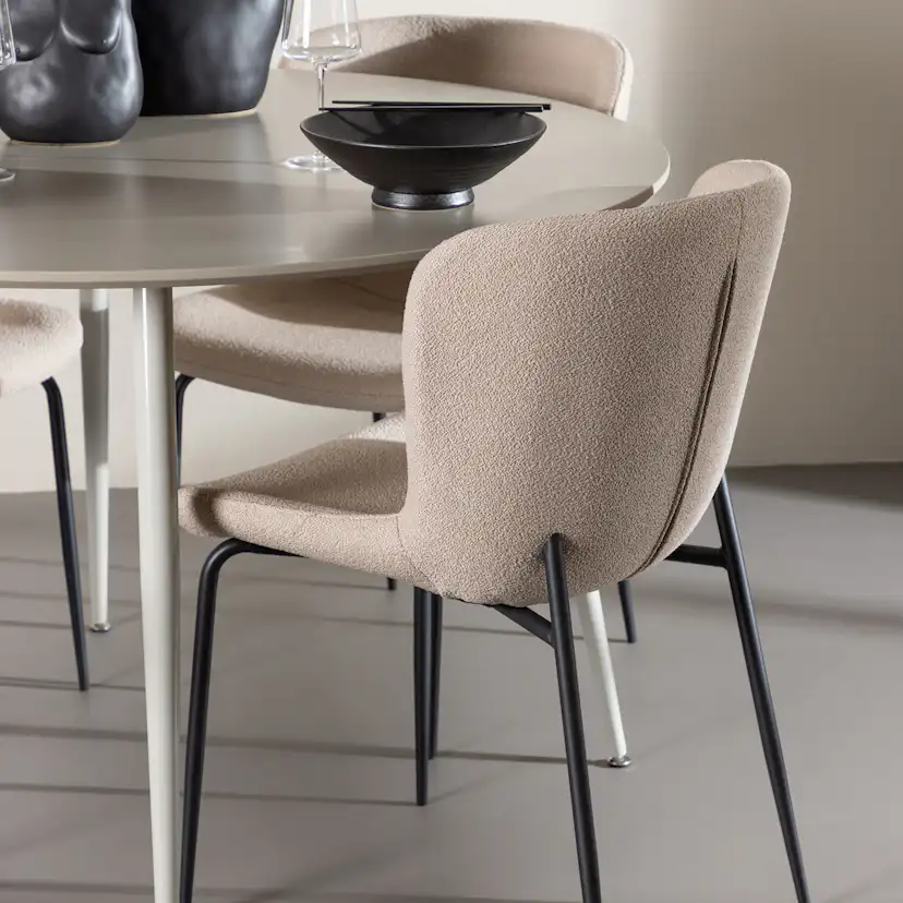 Spisegruppe Venture Home Plaza Ø120 med 4 stk Modesto Stoler