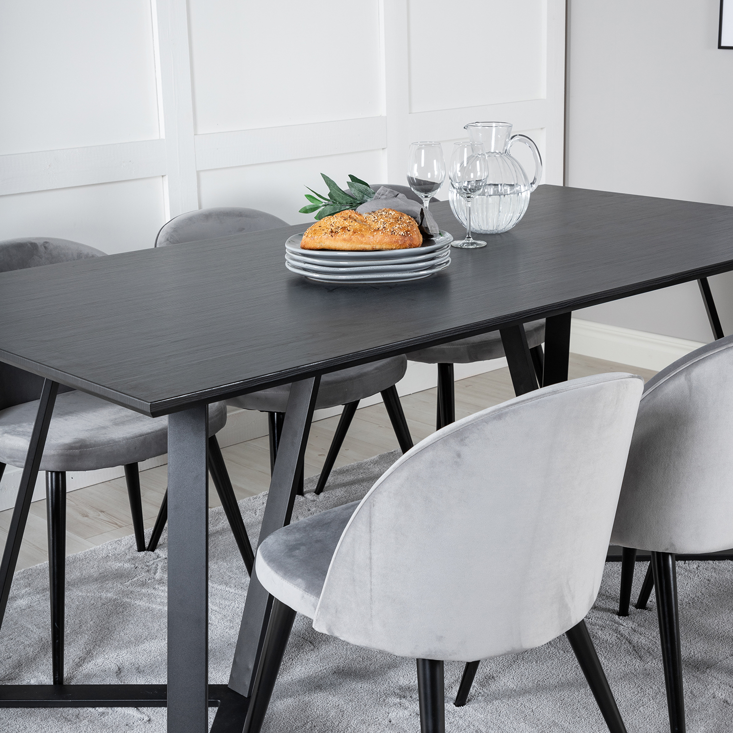 Spisegruppe Venture Home Madde med 6 Valentina Stoler Fløyel