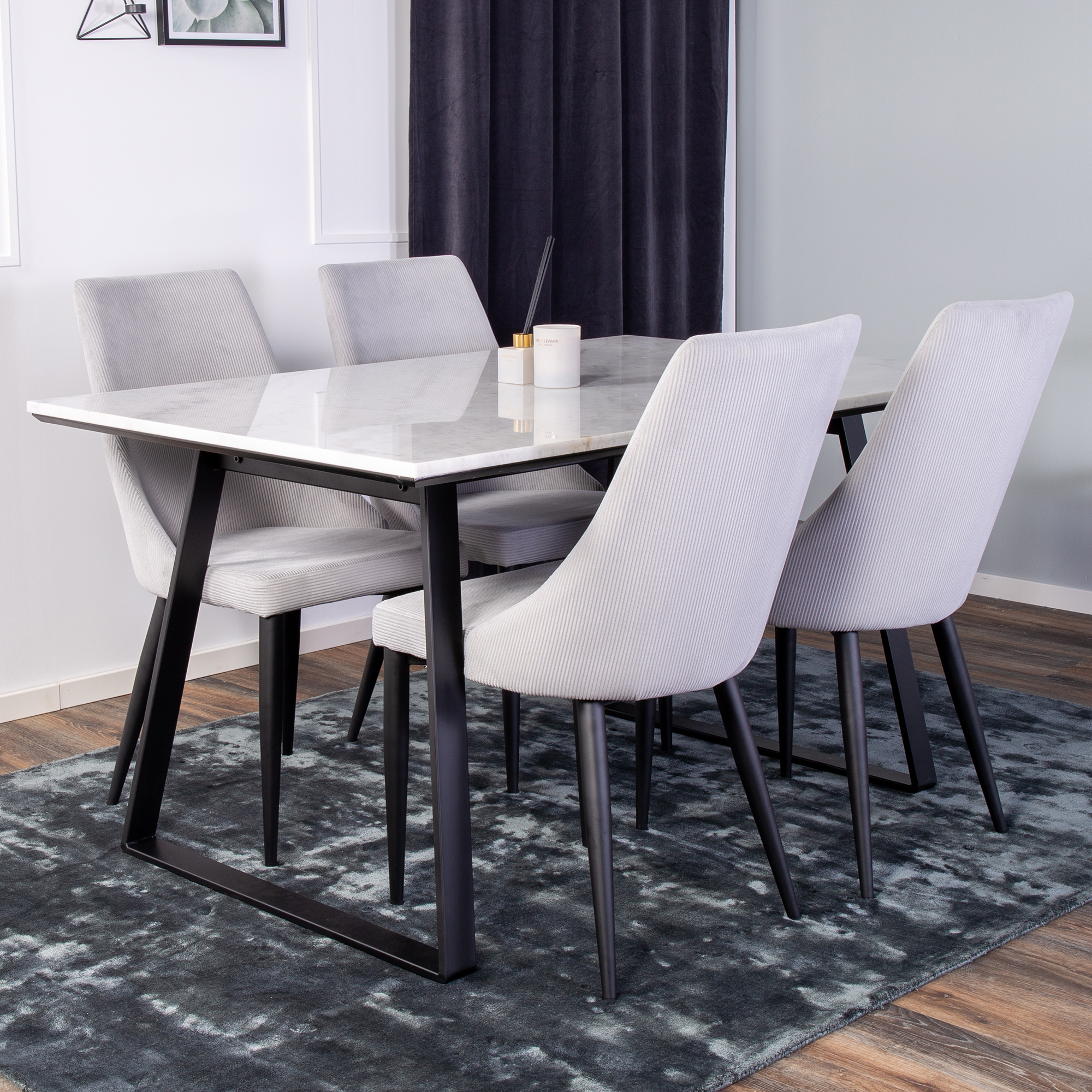 Spisegruppe Venture Home Estelle med Laura Stoler