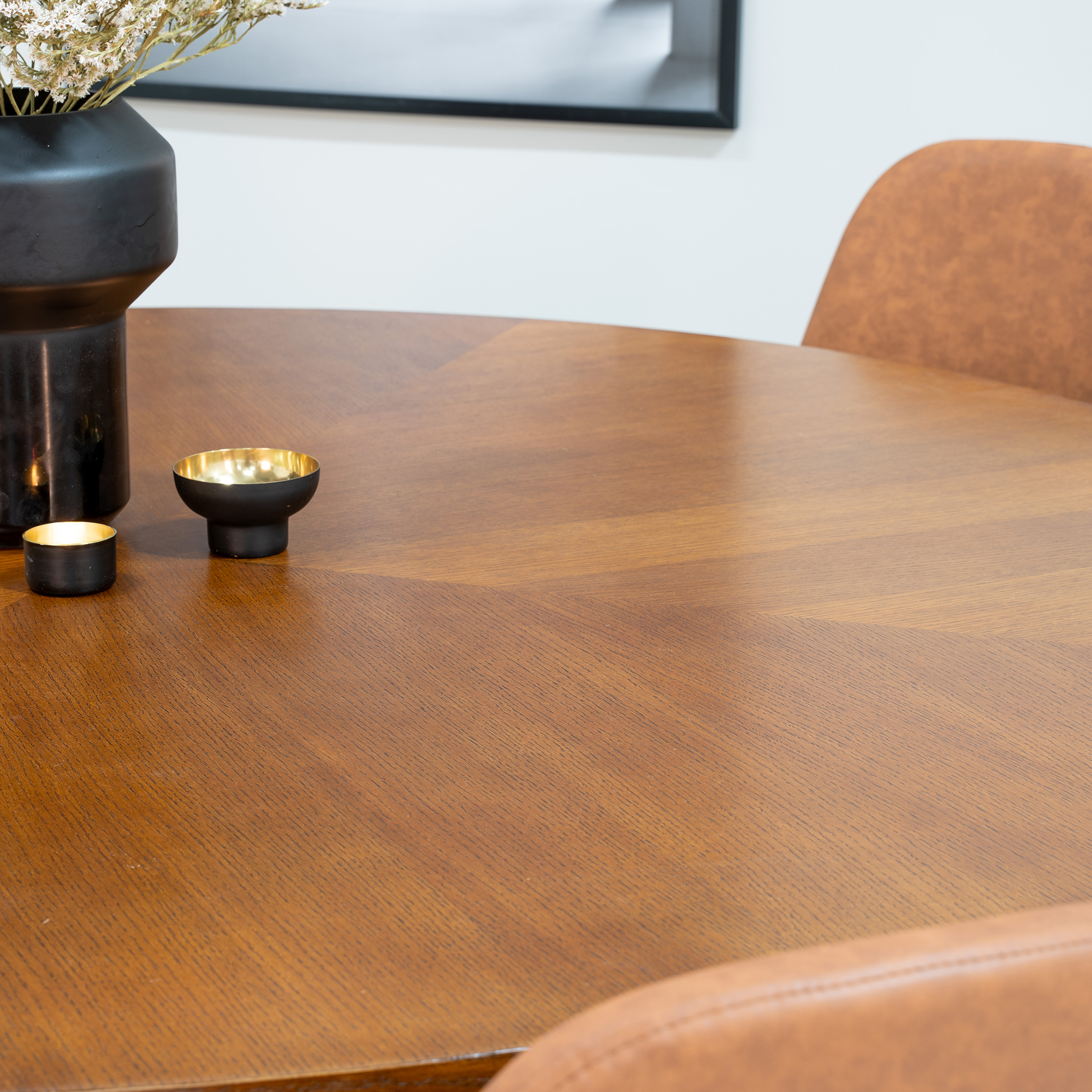 Spisegruppe furniture/fashion Copenhagen med 6 Pobbie Kunstlær Stoler