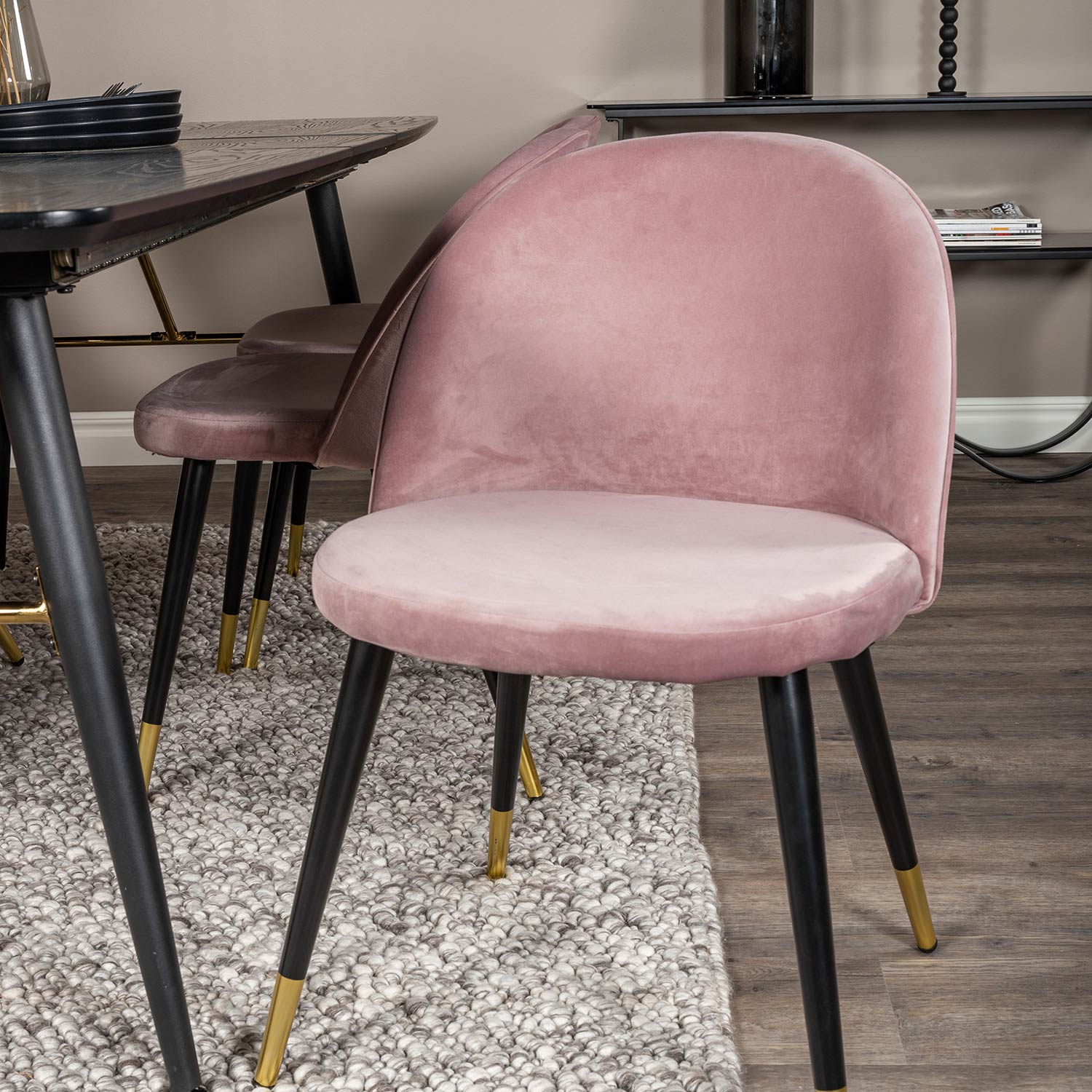 Spisegruppe Venture Home Gold med 6 Velvet Stoler