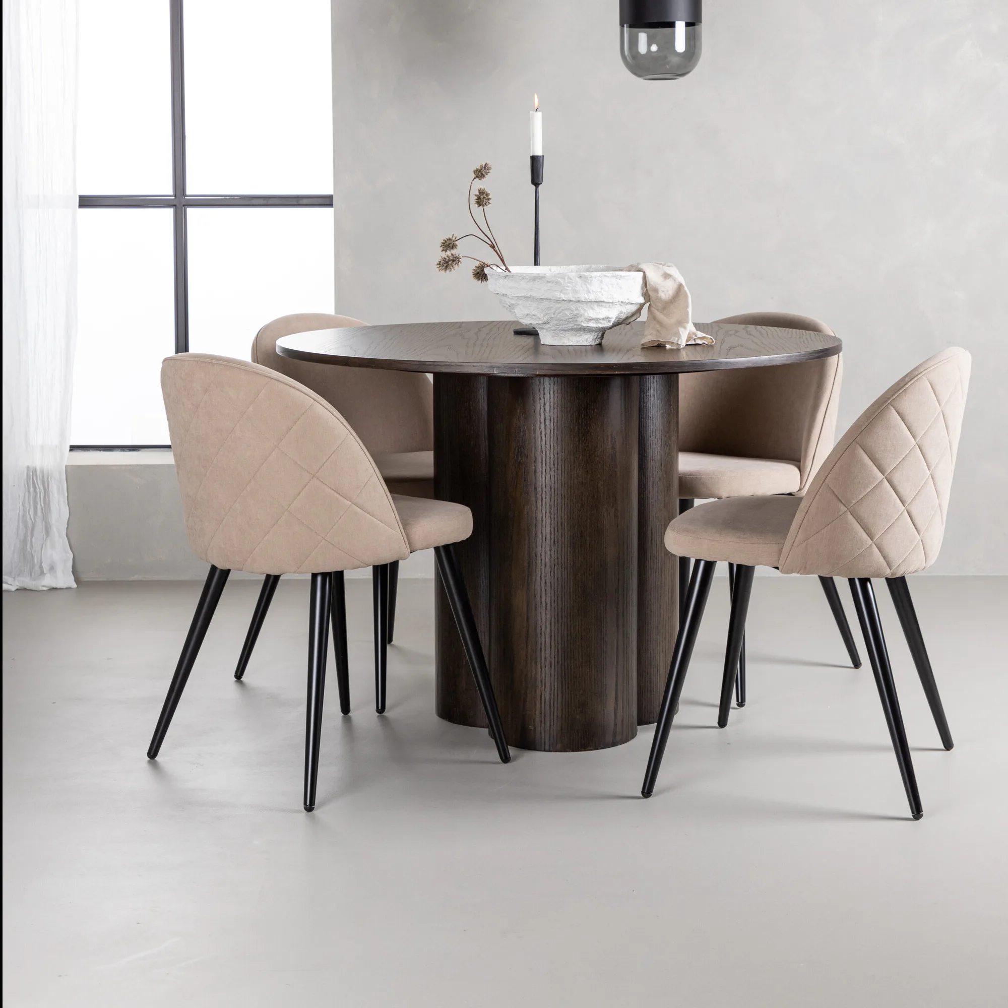 Spisegruppe Venture Home Olivia med 4 Velvet Stitches Stoler