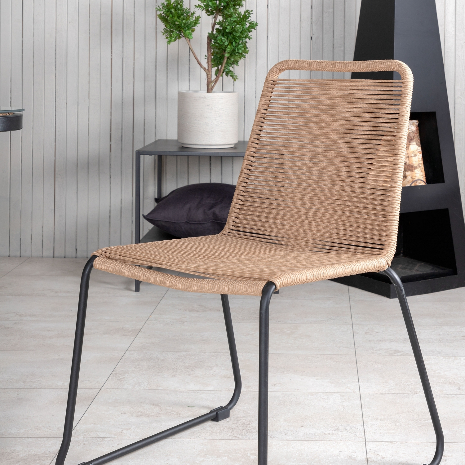 Spisegruppe Venture Home Peoria med 6 Leon Stablebare Spisestoler
