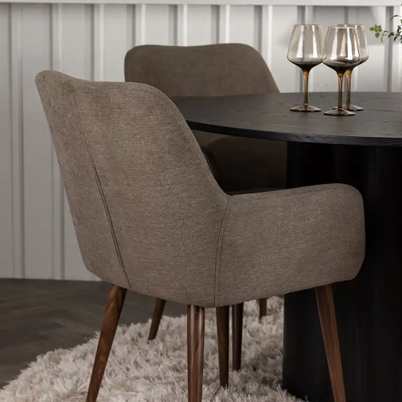 Spisegruppe Venture Home Olivia Ø110 cm med 4 stk Tomorrow Stoler