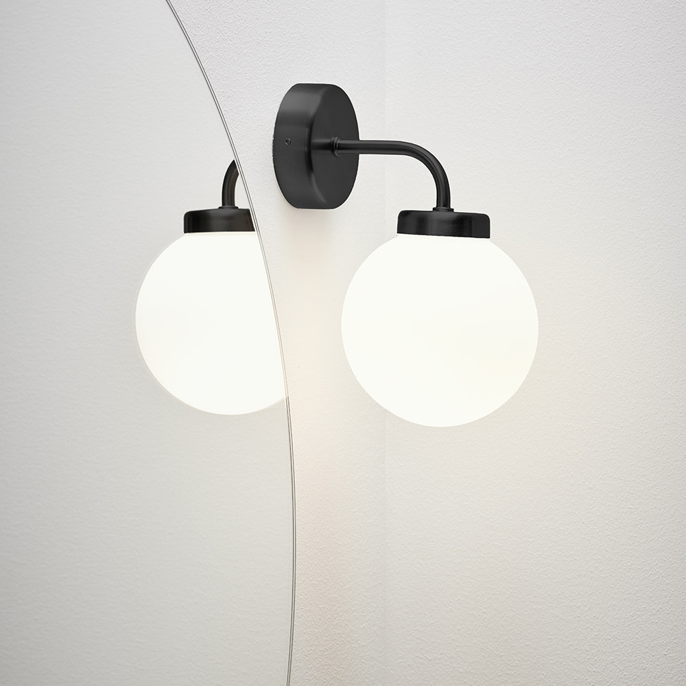 Vägglampa Hafa Globe