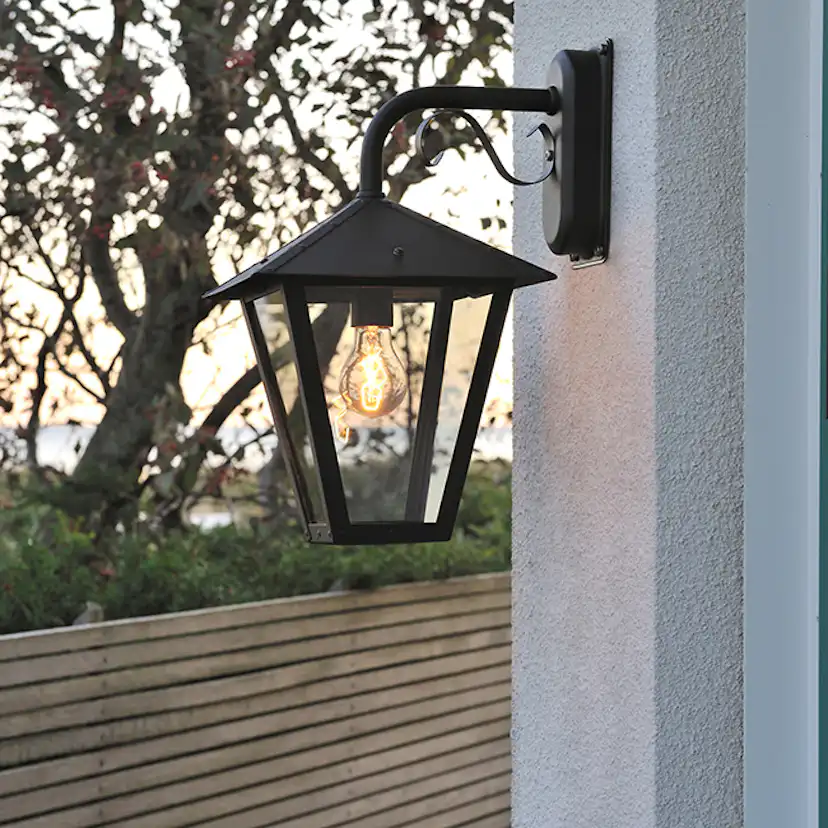 Vegglampe Gnosjö Konstsmide Benu Ned