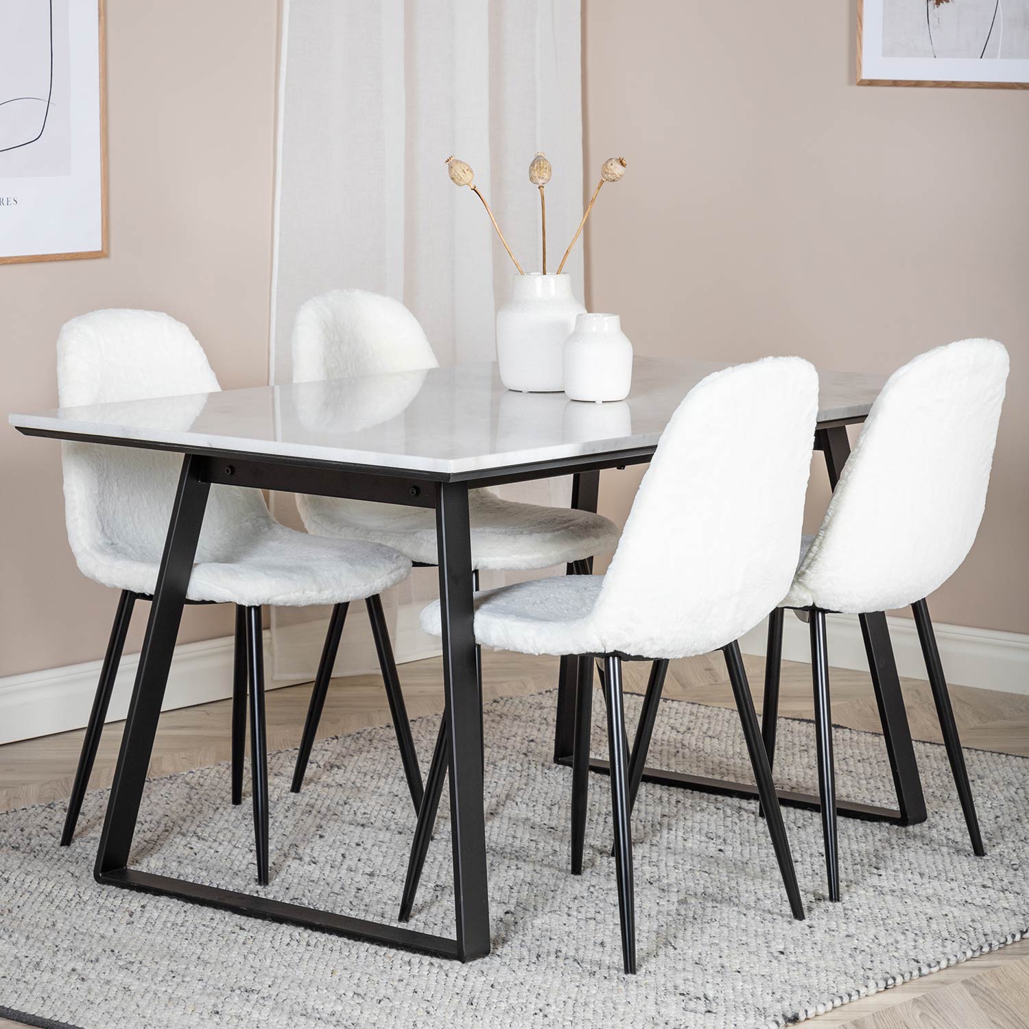 Spisegruppe Venture Home Estelle 140 med 4 Pooya Stoler