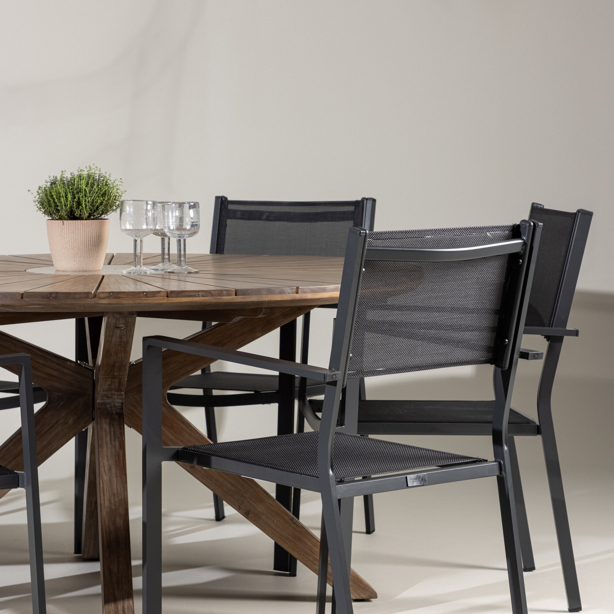 Hagegruppe Venture Home Rosario med 6 Copacabana Stoler