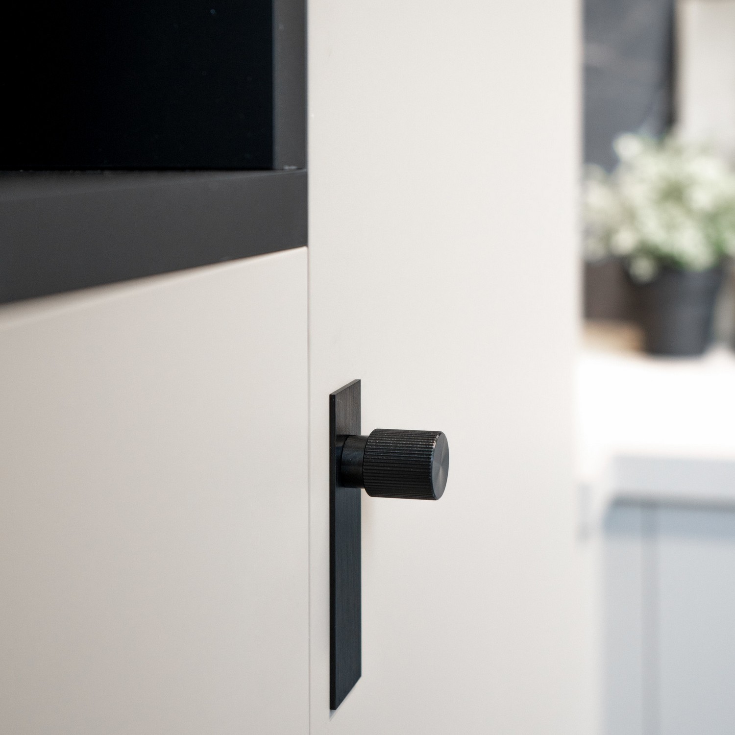 Knott Beslag Design Arpa med Bakplate Ø22 mm