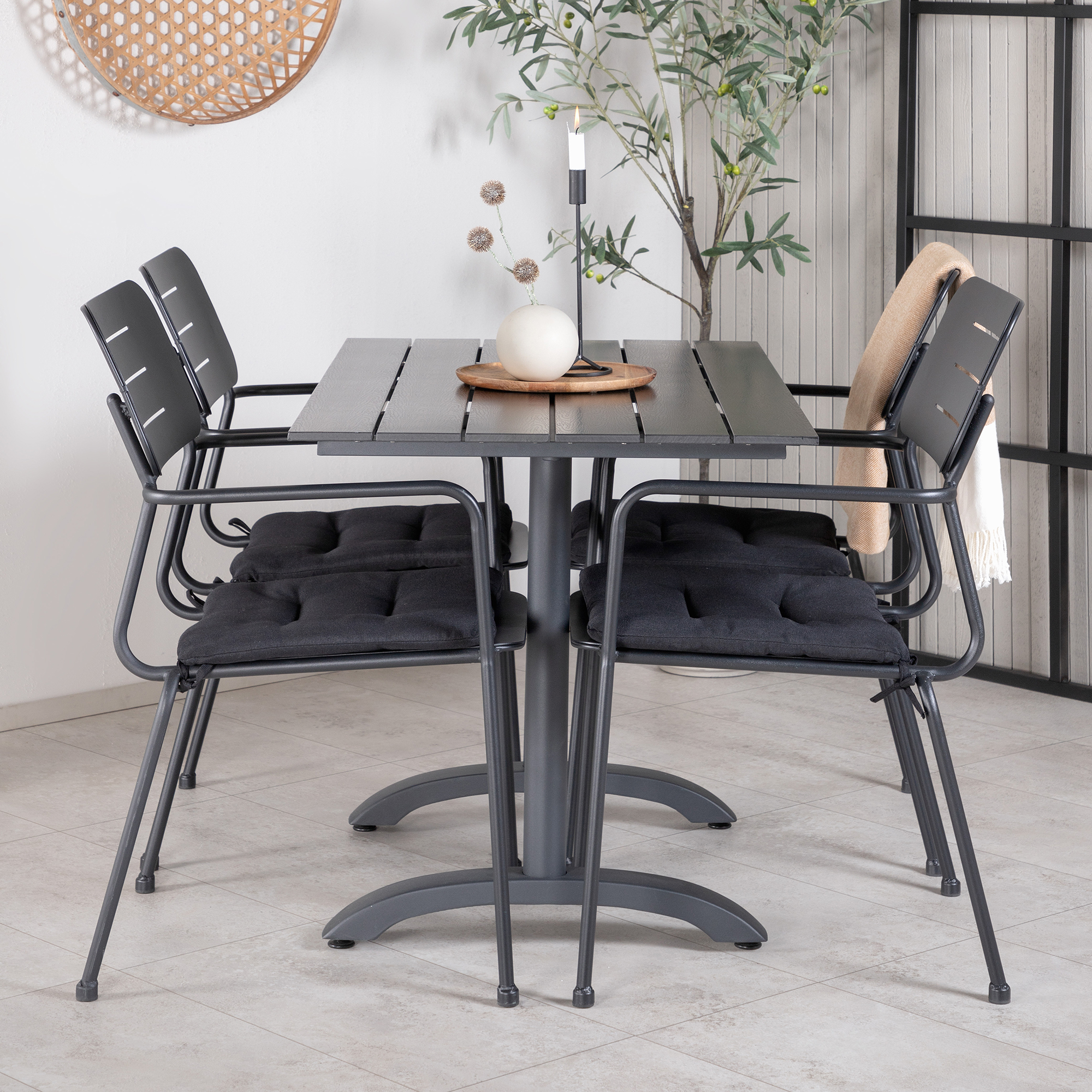 Spisegruppe Venture Home Denver med 4 Nicke Stoler
