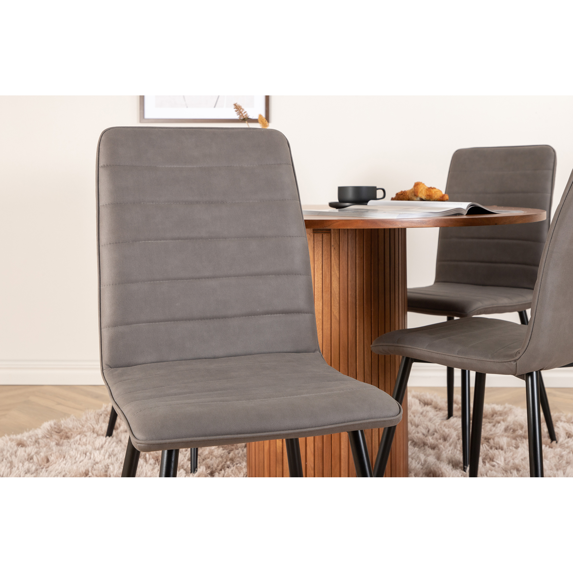 Spisegruppe Venture Home med Bianca Spisebord og 4 Walerina Spisestoler