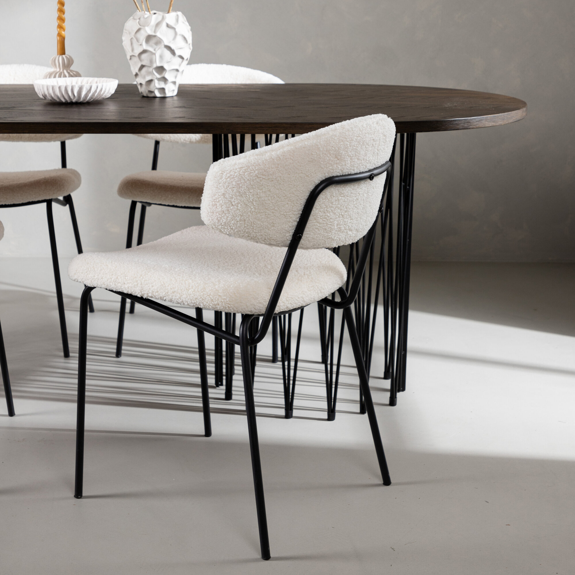 Spisegruppe furniture/fashion Stone med 4 Chico Stoler