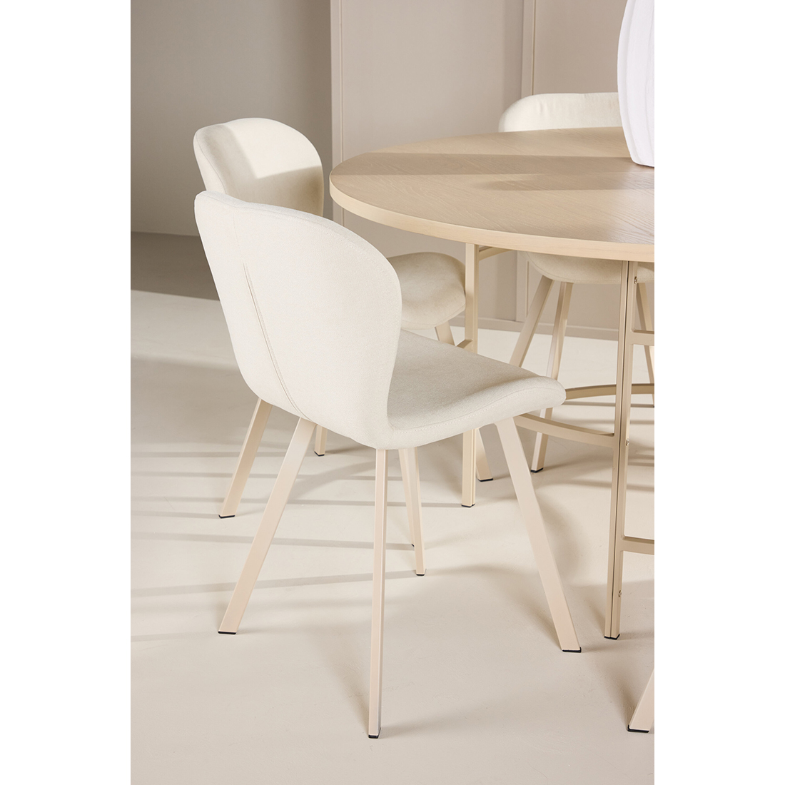 Spisegruppe Venture Home Copenhagen Ø140 cm med 6st Lilja Spisestoler