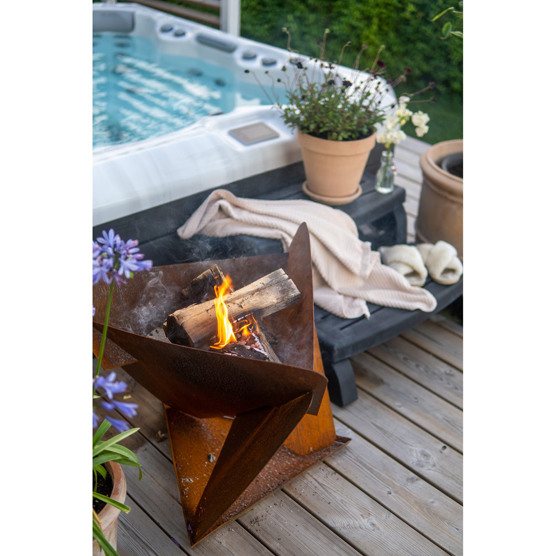 Bålpanne Jabo Triangel Inkl Fat Corten 64x64x54 cm