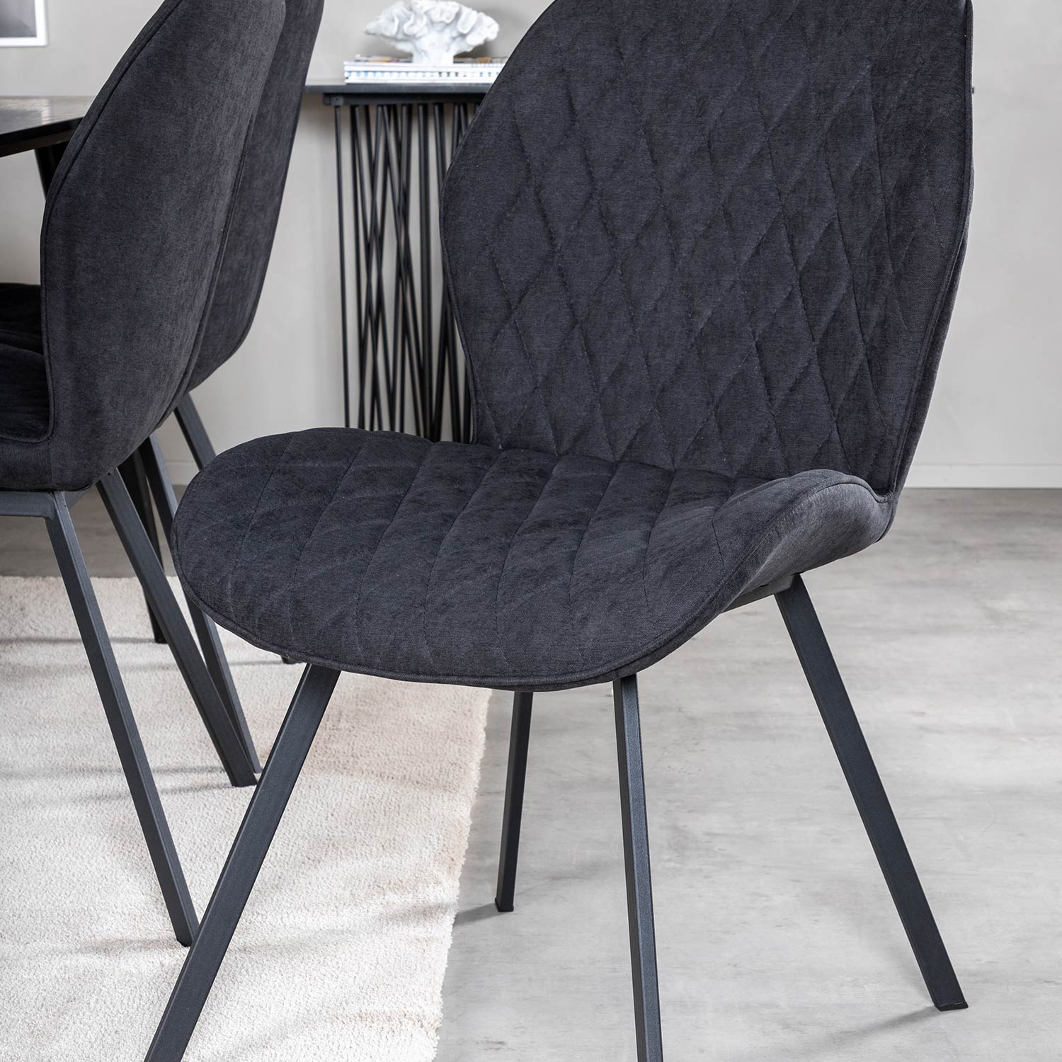 DippTable -Black Veneer+Gemma Chair-Black _6 Sort/Sort