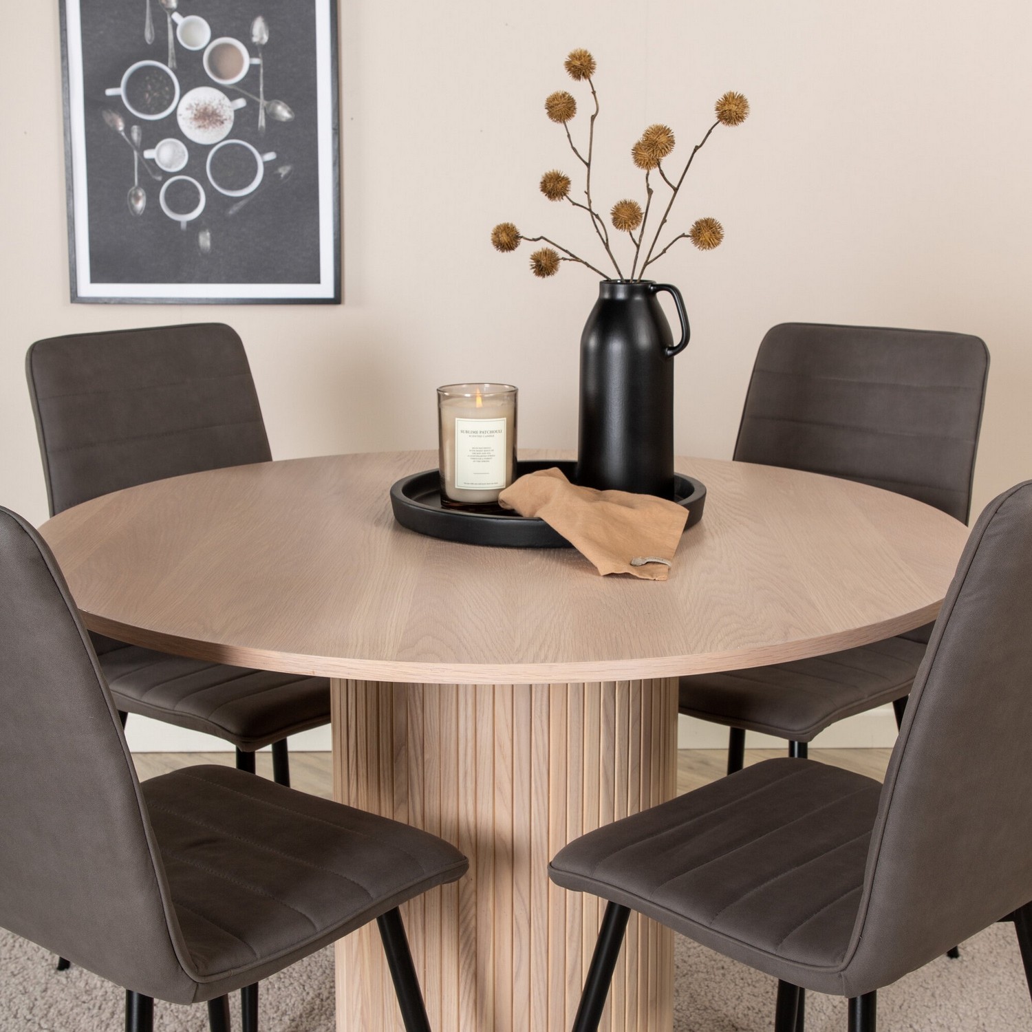 Spisegruppe Venture Home med Bianca Spisebord og 4 Walerina Spisestoler