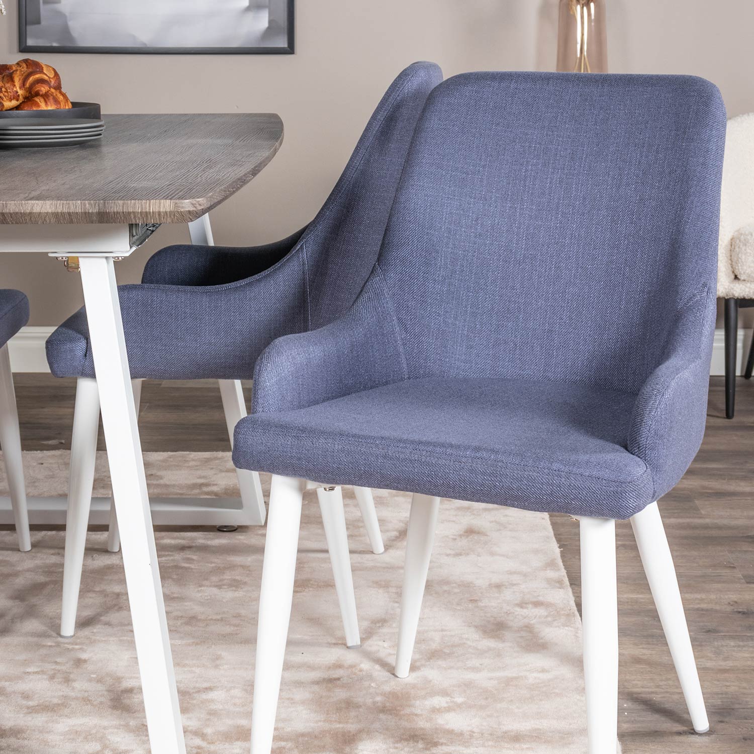 Spisegruppe Venture Home Ina med 4 Plake Stoler