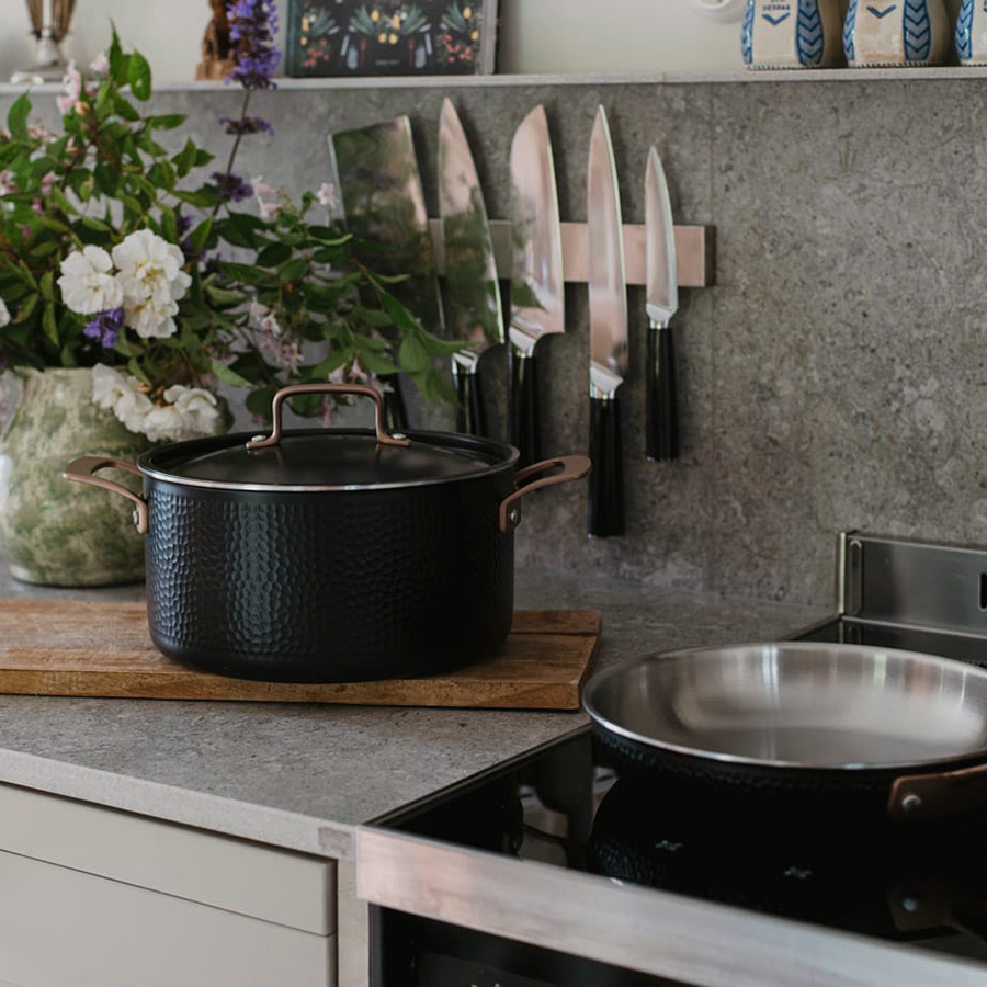 Kjele Pepper med Lokk 24 cm Sort